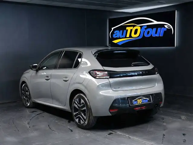 Peugeot 208 view 3