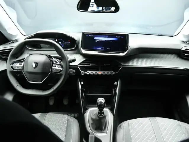 Peugeot 208 view 9