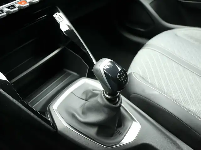 Peugeot 208 view 14