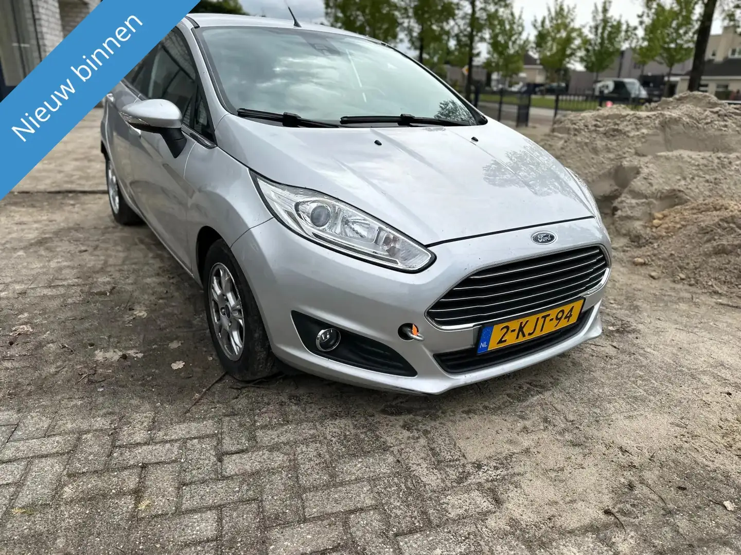 Ford Fiesta 1.6 TDCi Titanium Grijs - 1