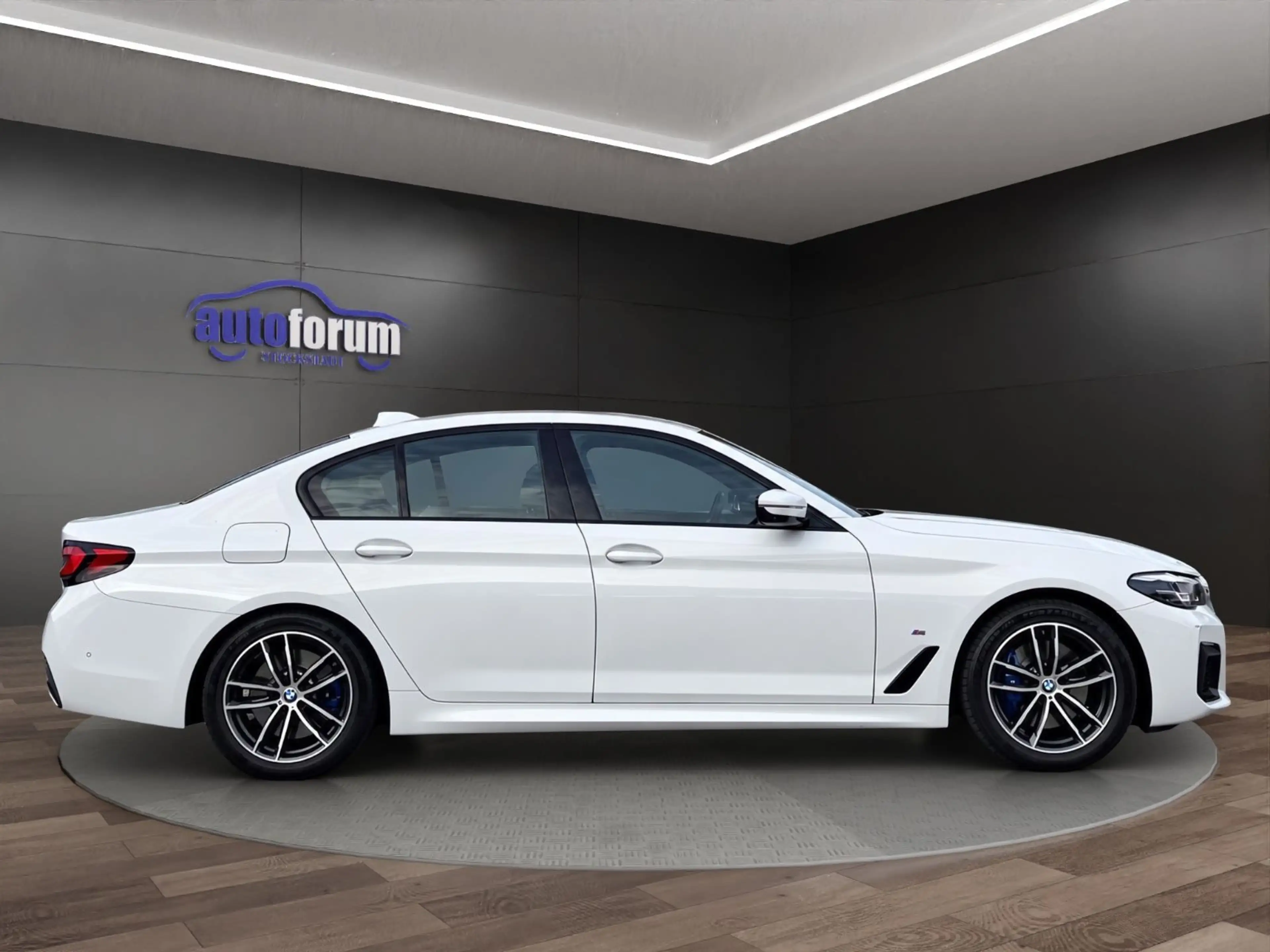 BMW 530 i M Sport HARMAN&KARDON°360 KAMERA°DAB°LED — photo 8