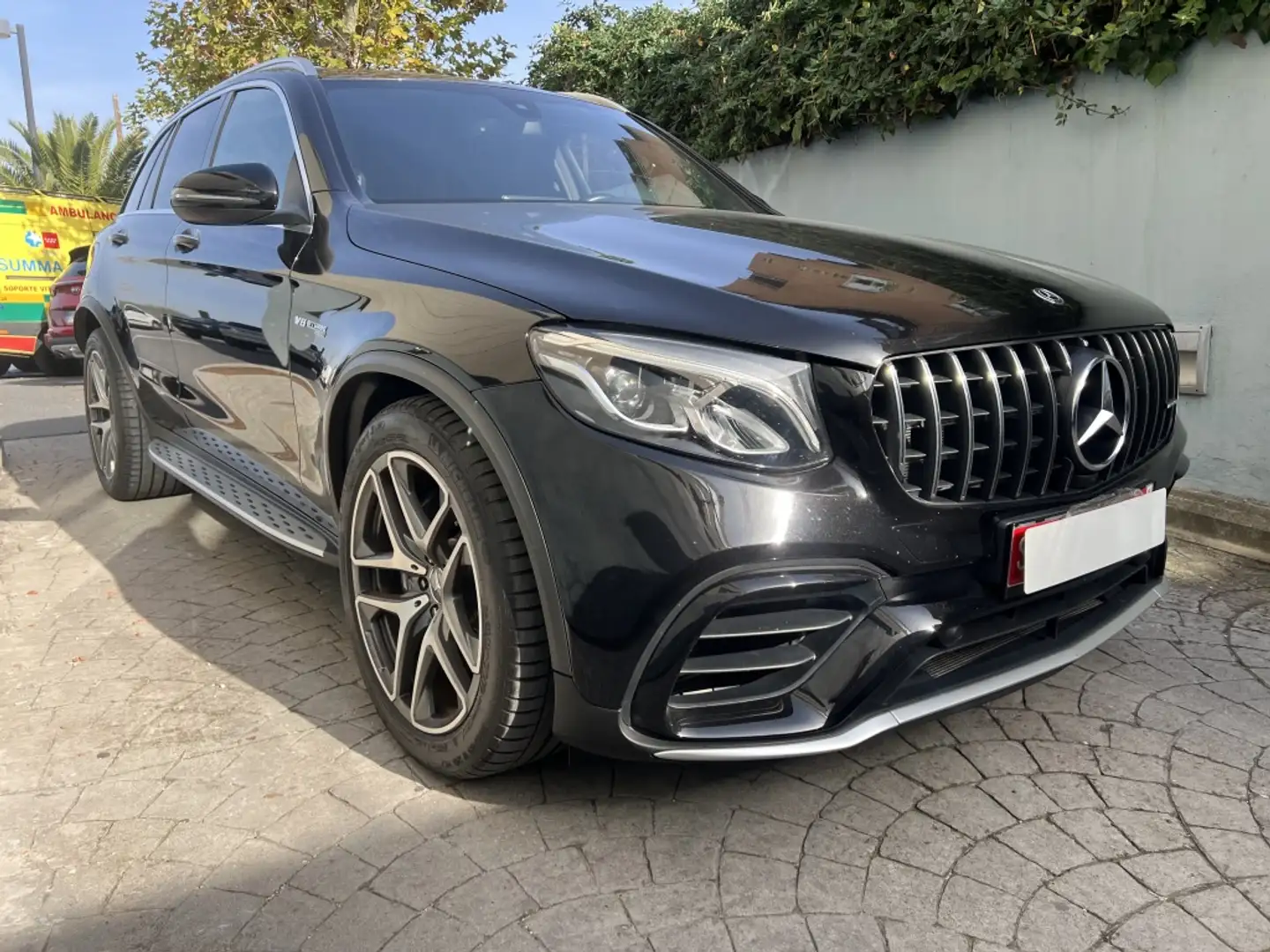 Mercedes-Benz GLC 63 AMG 4Matic+ Speedshift MCT 9G crna - 1