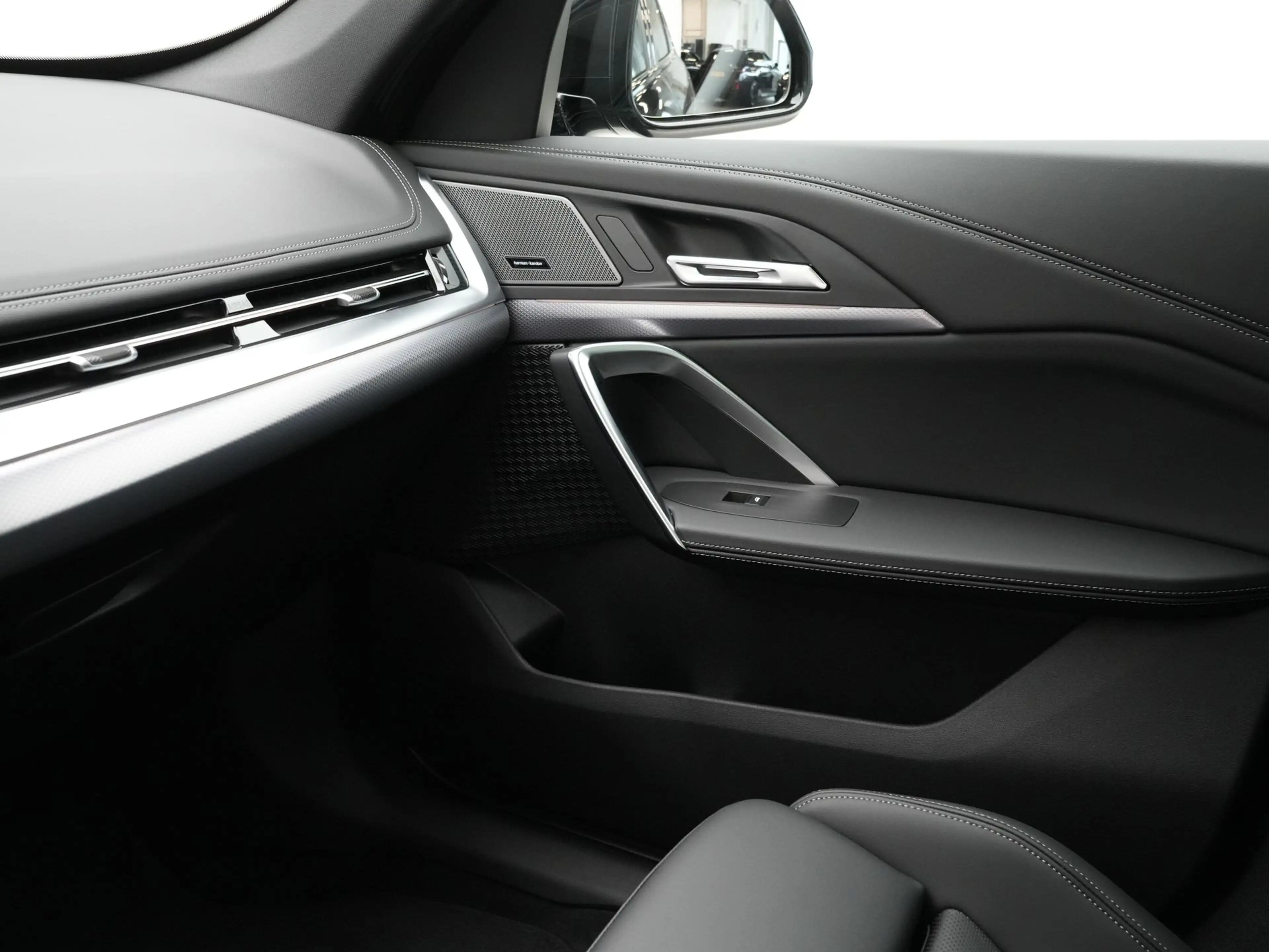 BMW X1 xDrive25e M-Sport Pro | SoH 100% — photo 14