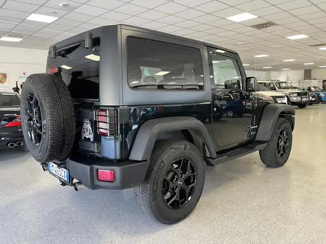 Jeep Wrangler 2.8 crd Mountain auto Android