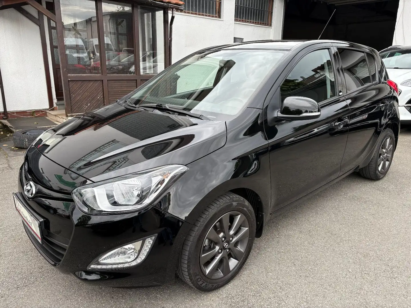 Hyundai i20 Classic - KLIMA TEMP SHZ BLUETOOTH Noir - 1