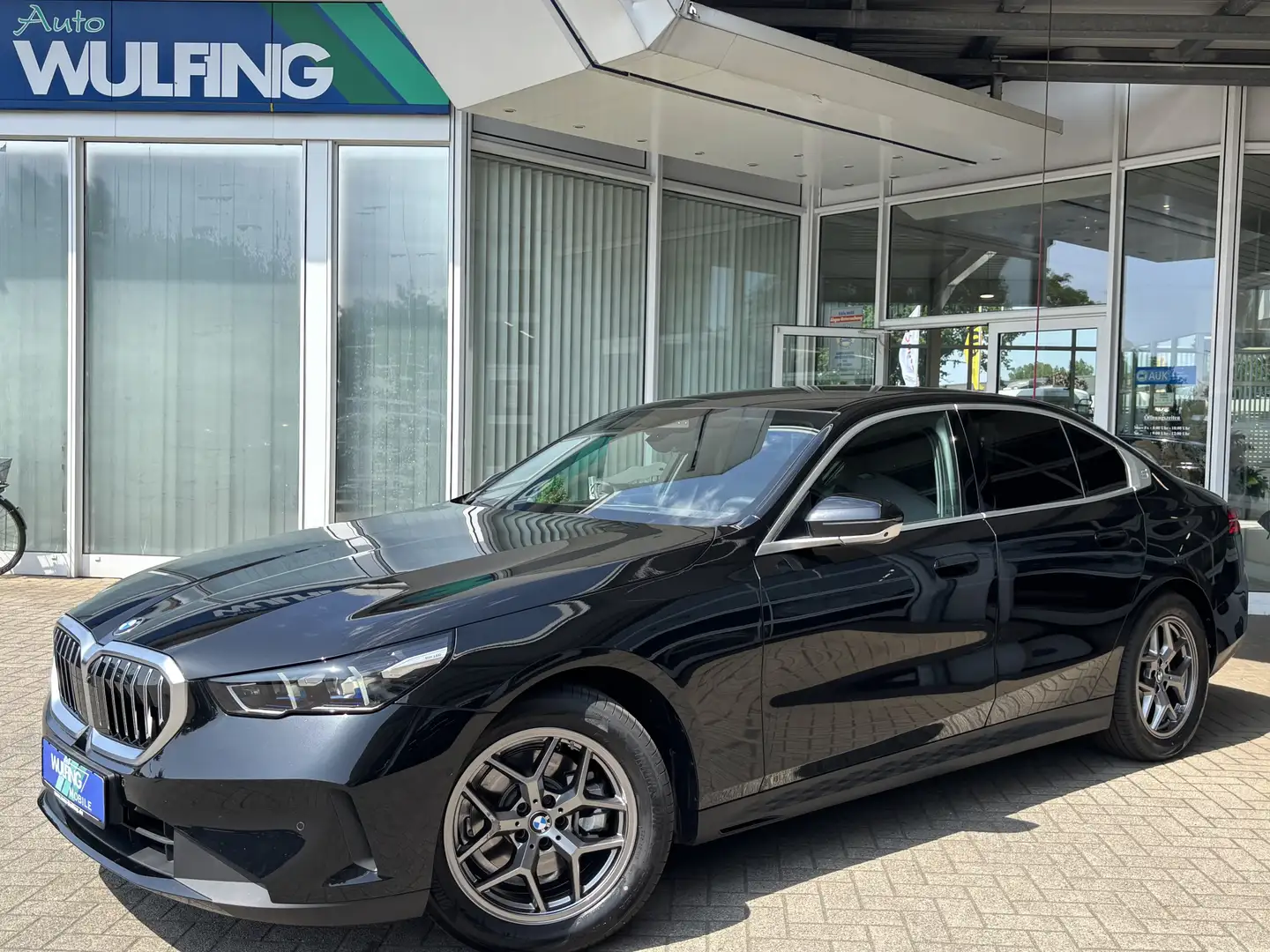 BMW 520 d 1. Hd LEDER LED HUD NAVI bhz. LENKRAD STHZ Schwarz - 1