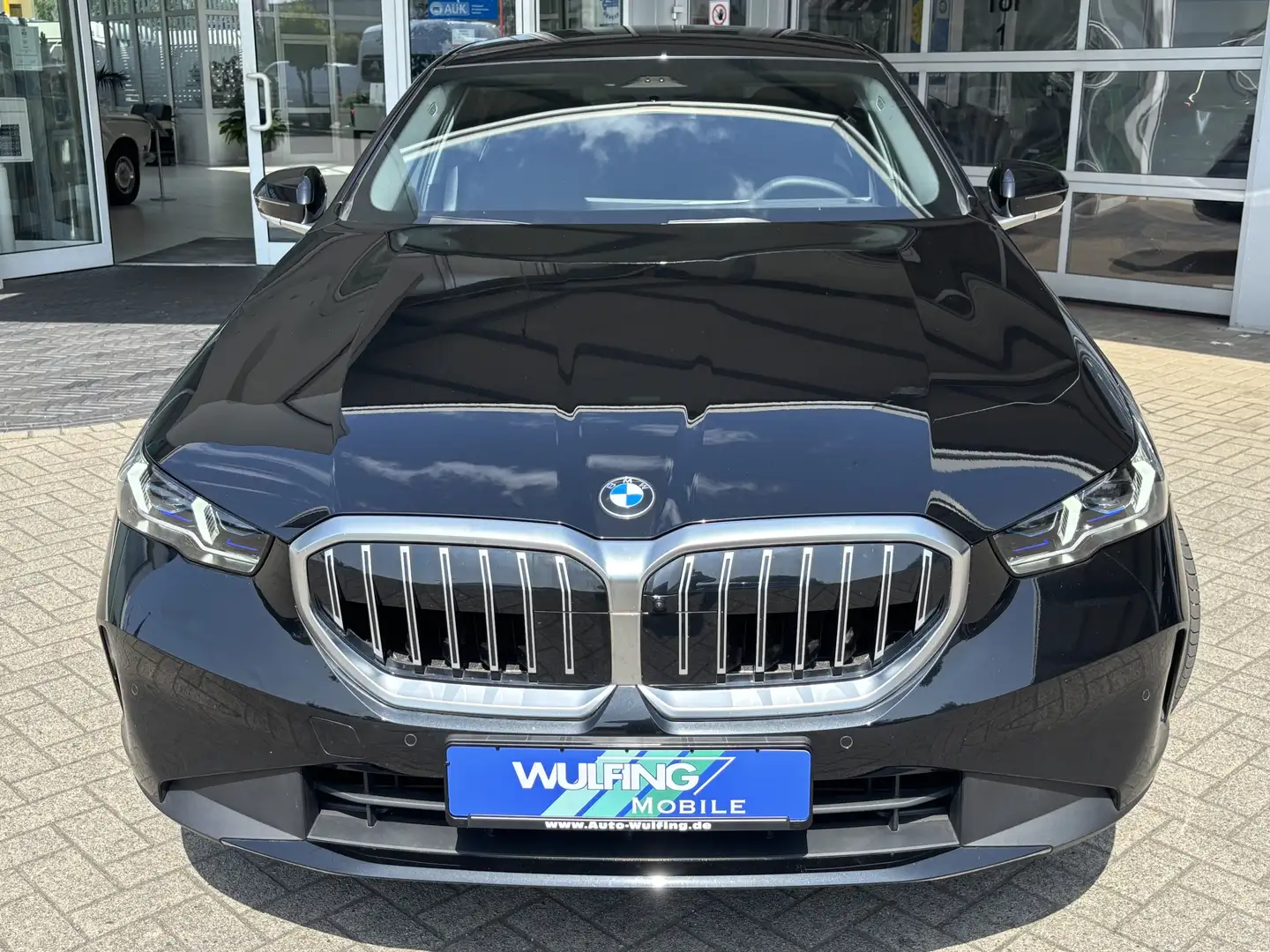 BMW 520 d 1. Hd LEDER LED HUD NAVI bhz. LENKRAD STHZ Schwarz - 2