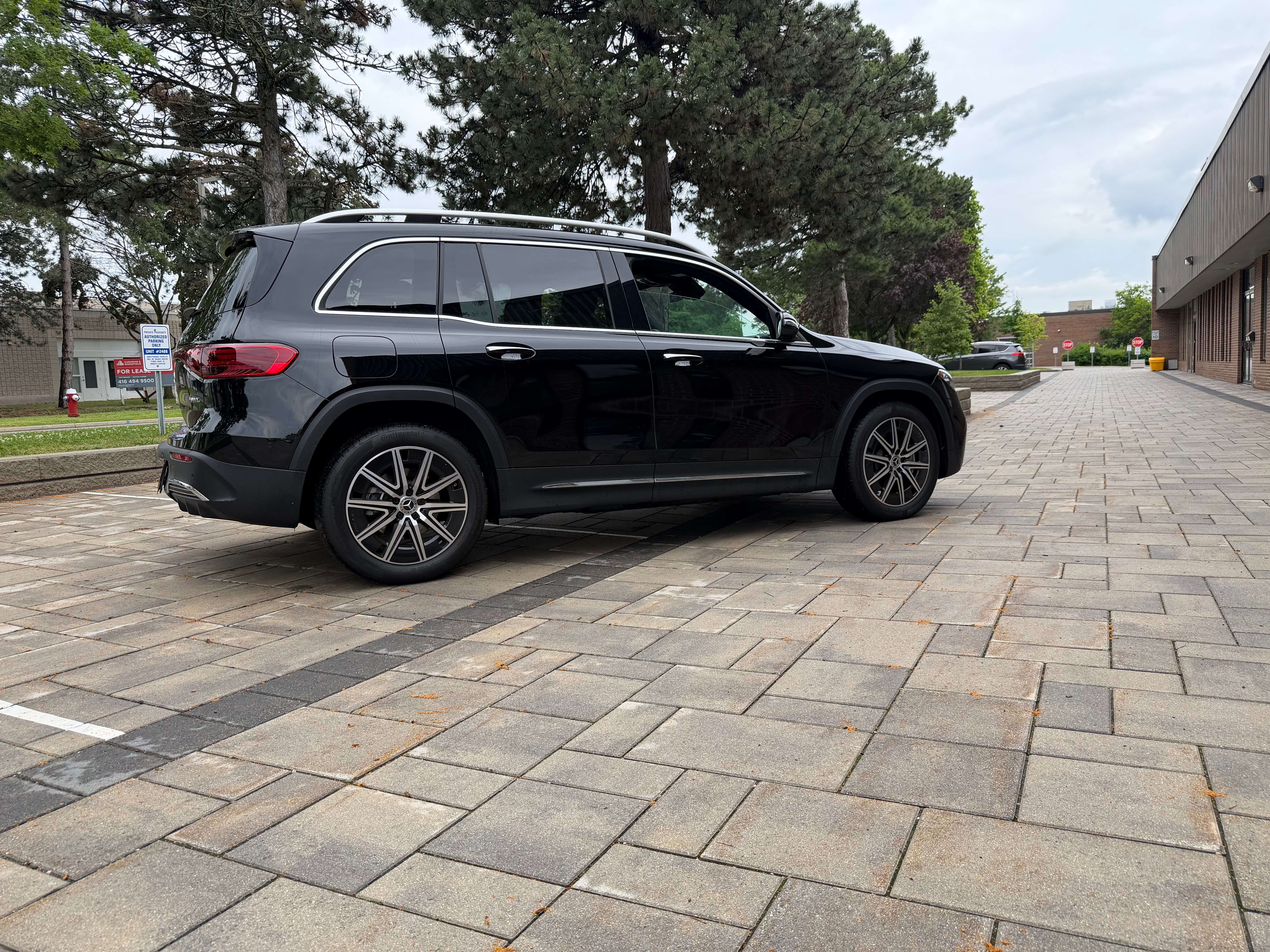 2025 Mercedes-Benz EQB Exclusive Trim/AMG Line/3rd row seating — снимка 1