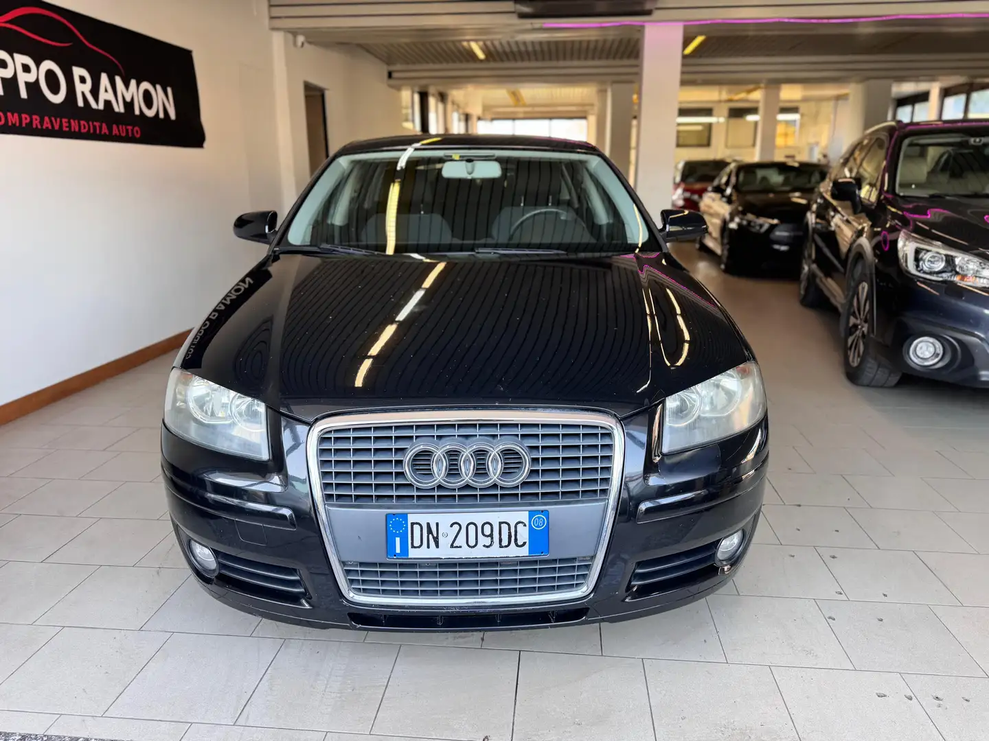 Audi A3 A3 Sportback Sportback 2.0 tdi Ambiente fap Zwart - 2