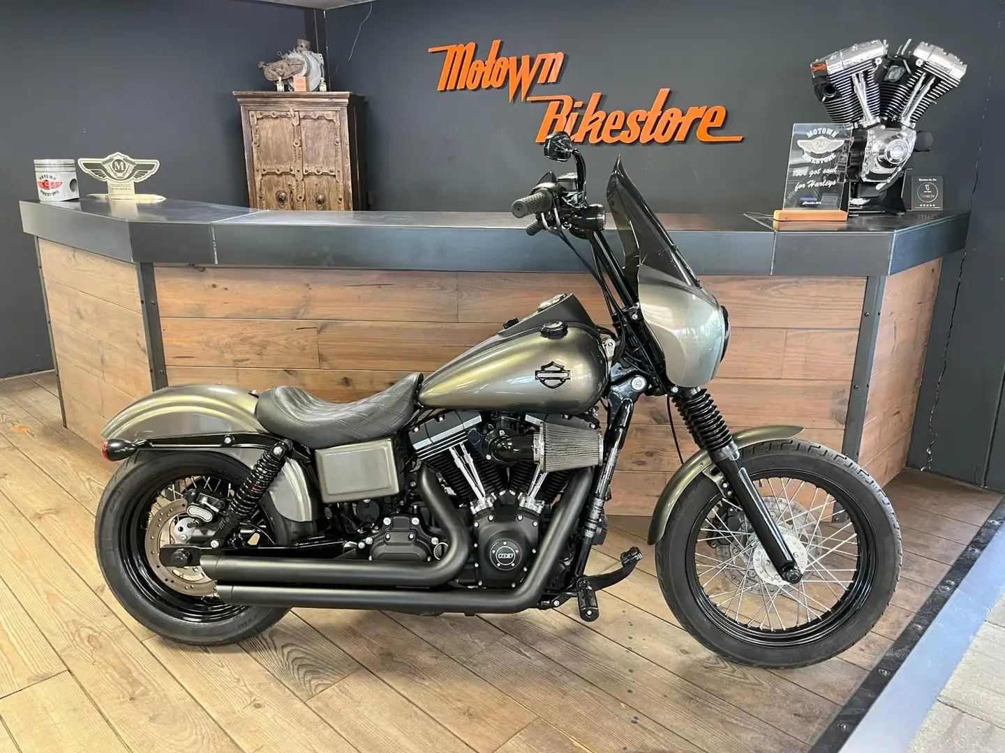 Harley-Davidson Dyna Street Bob FXDB 103 Streetbob CLub Style Vance & Hines Exhaus Gris - 1