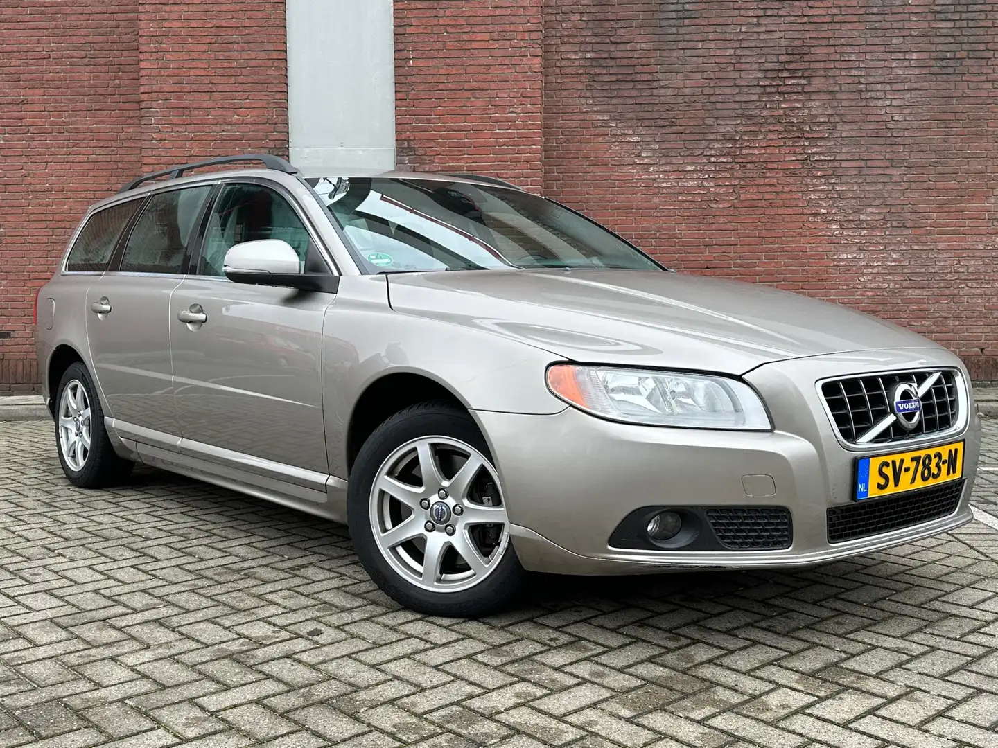Volvo V70 2.0 D3 Summum|AUTOMAAT | 5 CIL! |CLIMA | GOED-ONDE Marrón - 1