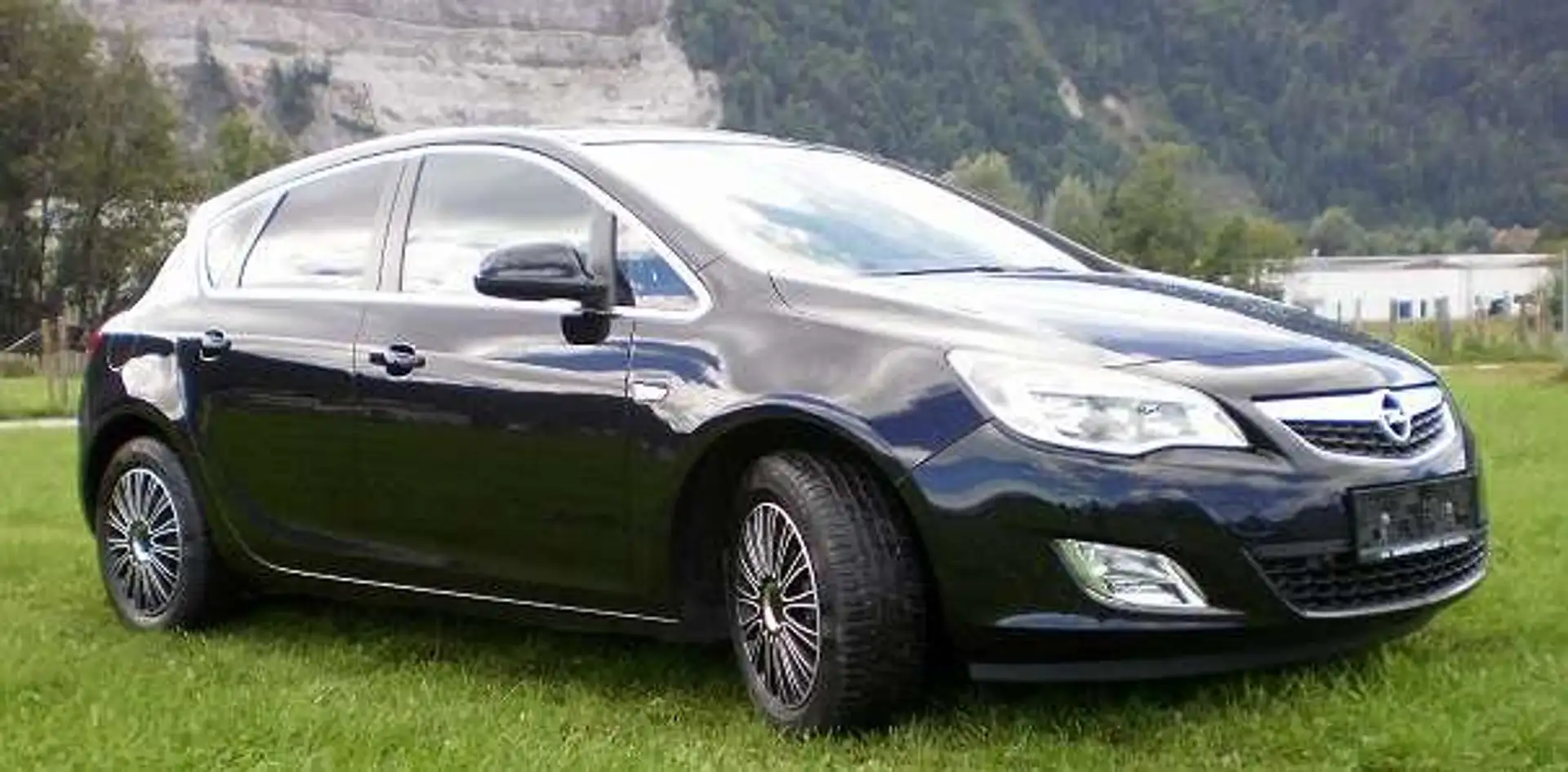 Opel Astra Astra 1.6 Cosmo Schwarz - 1