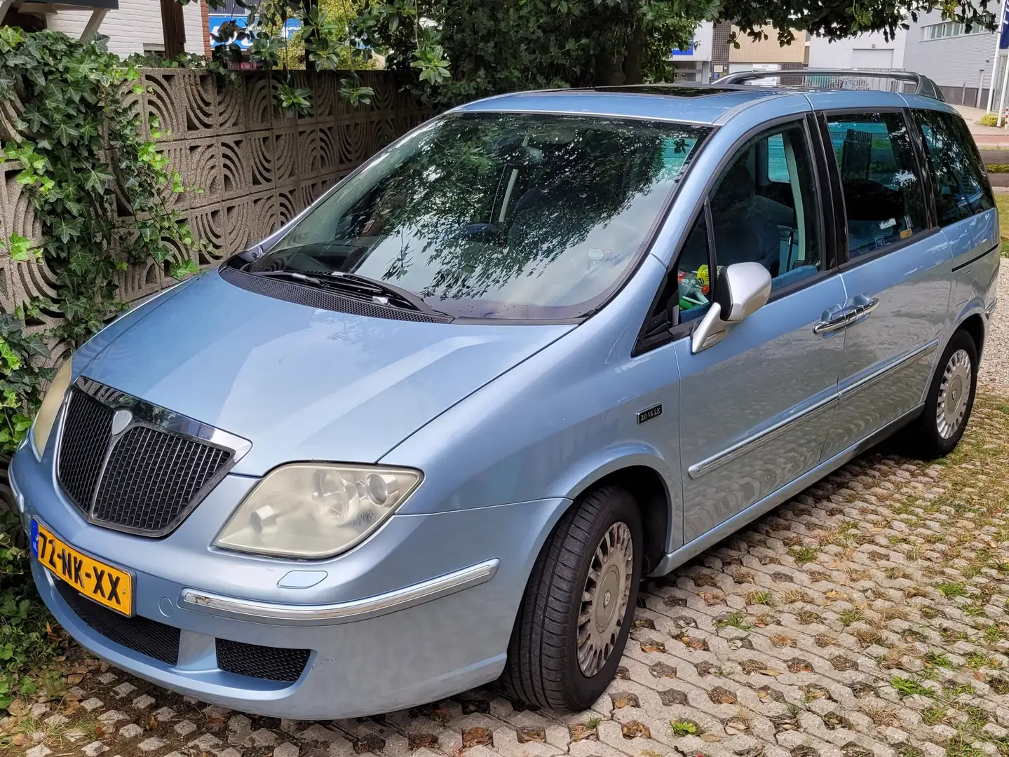 Lancia Phedra 3.0-24V V6 Emblema Blauw - 1