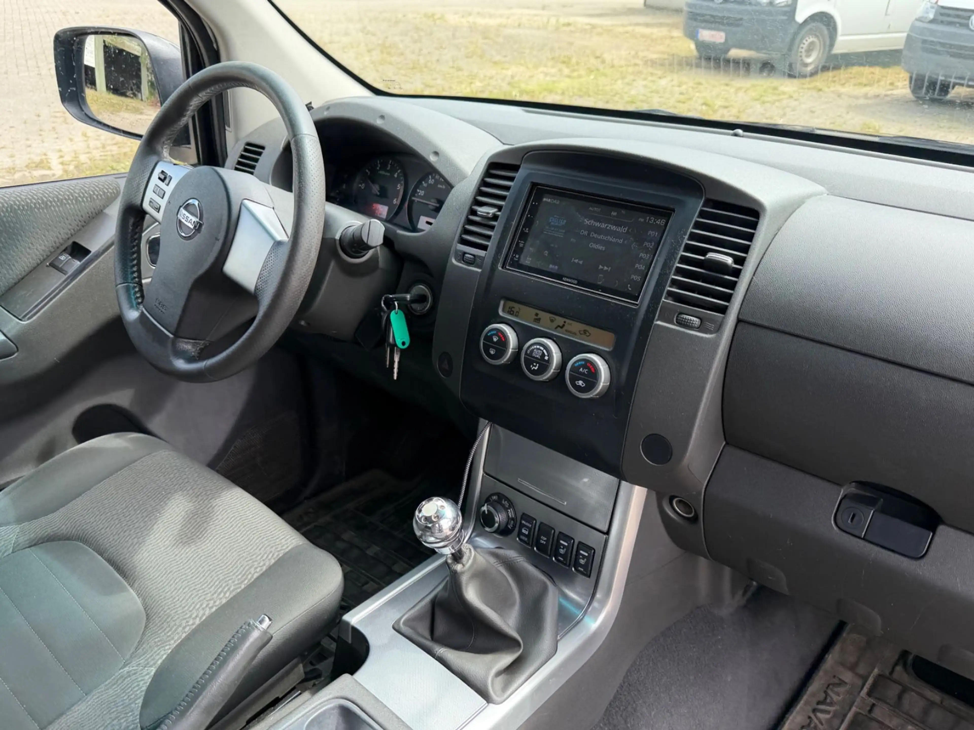 Nissan Navara Pickup King Cab SE 4X4 Klimaauto AHK SHZ — photo 15