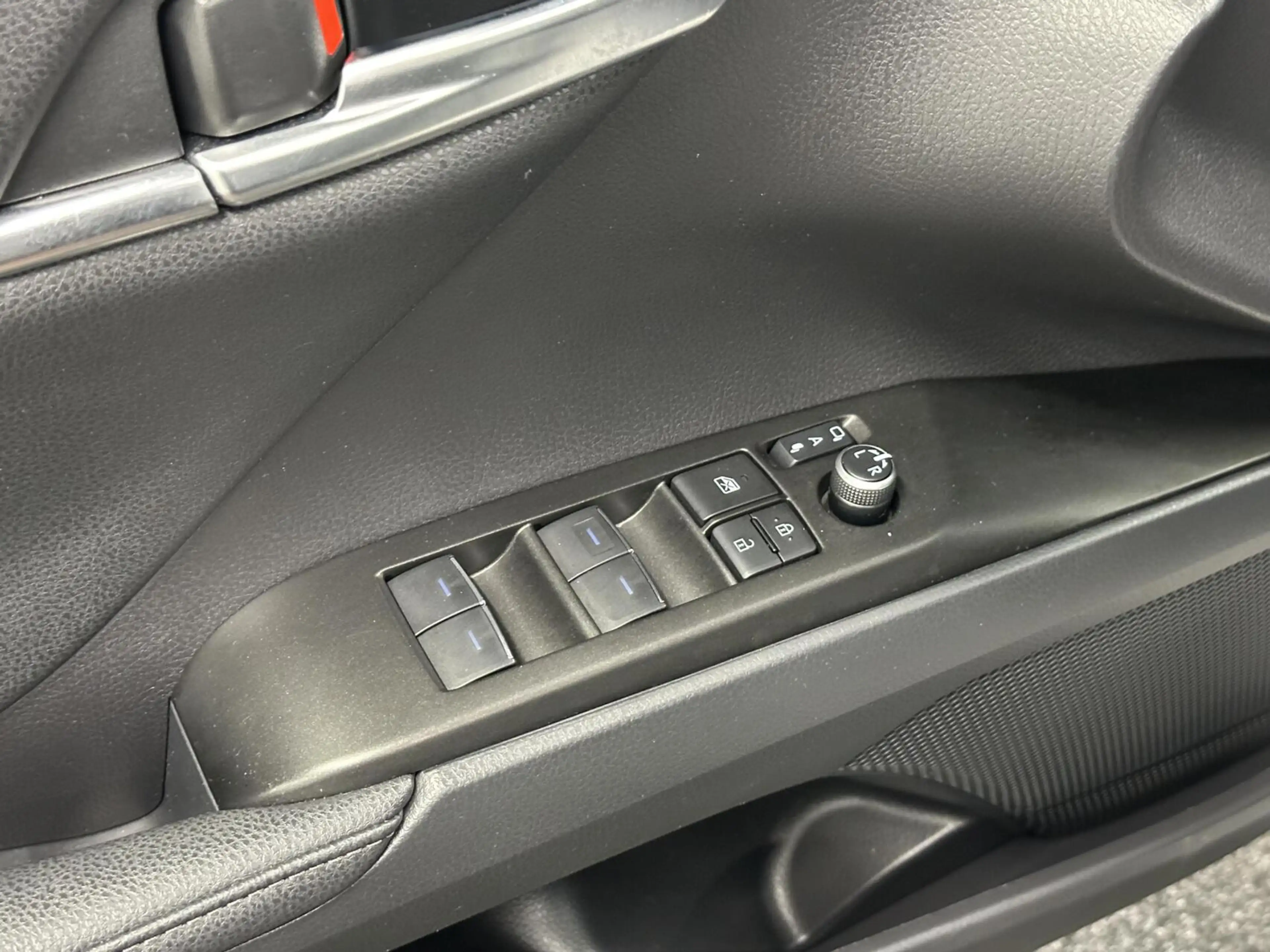 Toyota Camry 2.5 Hybrid Business Intro CAMERA CARPLAY NAVI LEER — photo 15
