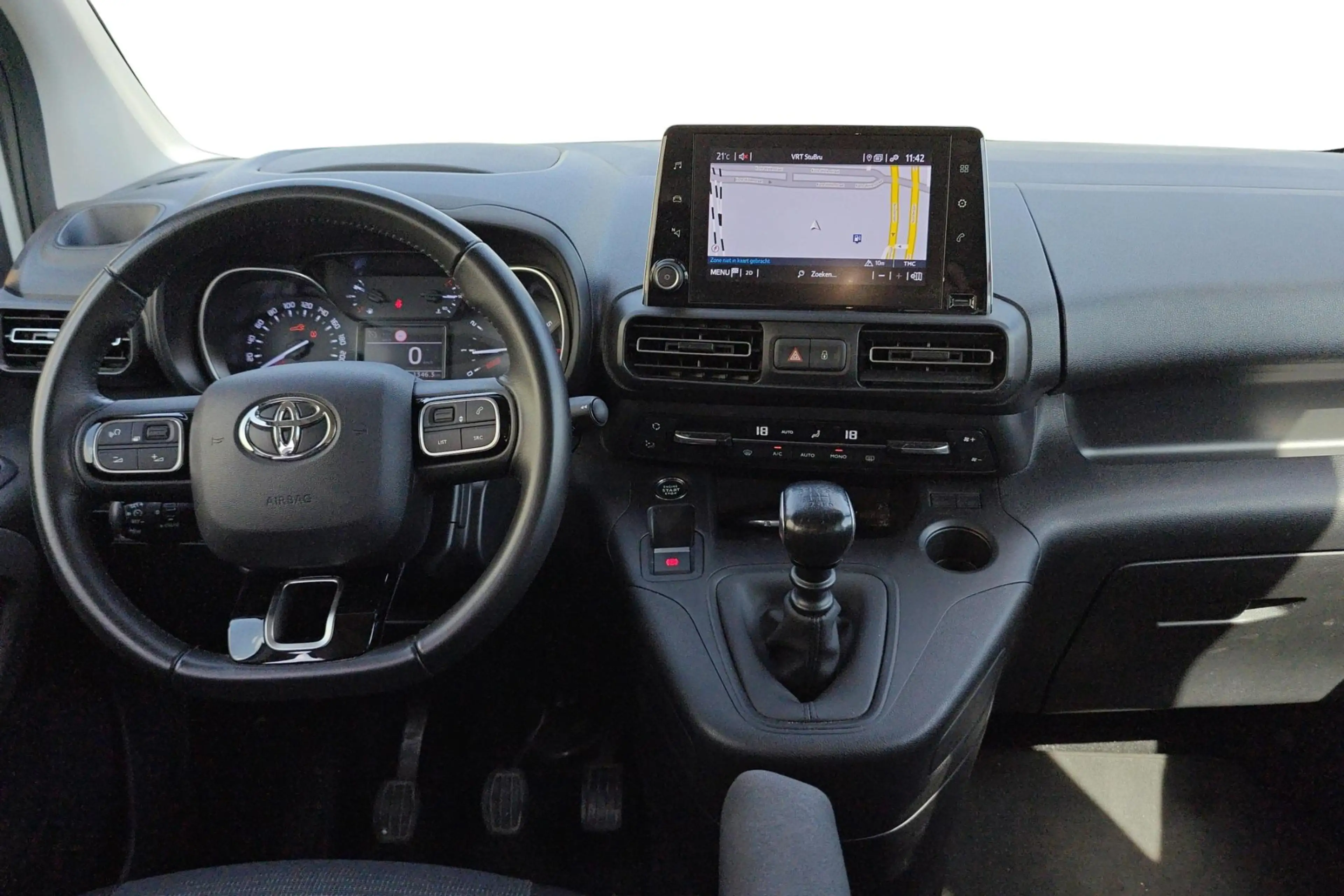 Toyota Proace City Verso 1.5D 75kW SWB Shuttle - DEMO — photo 4