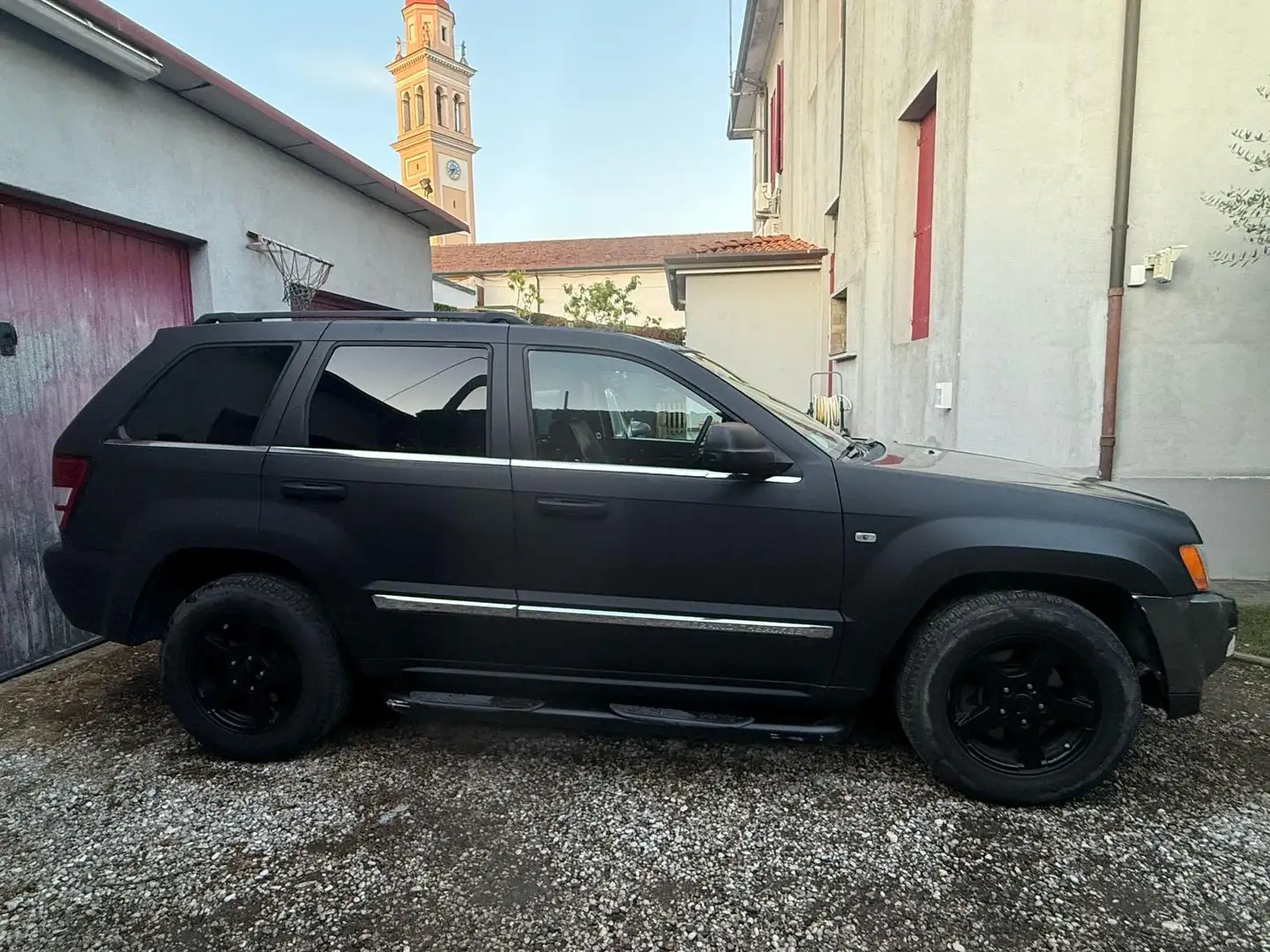 Jeep Grand Cherokee 3.0 V6 CRD Laredo auto Černá - 2