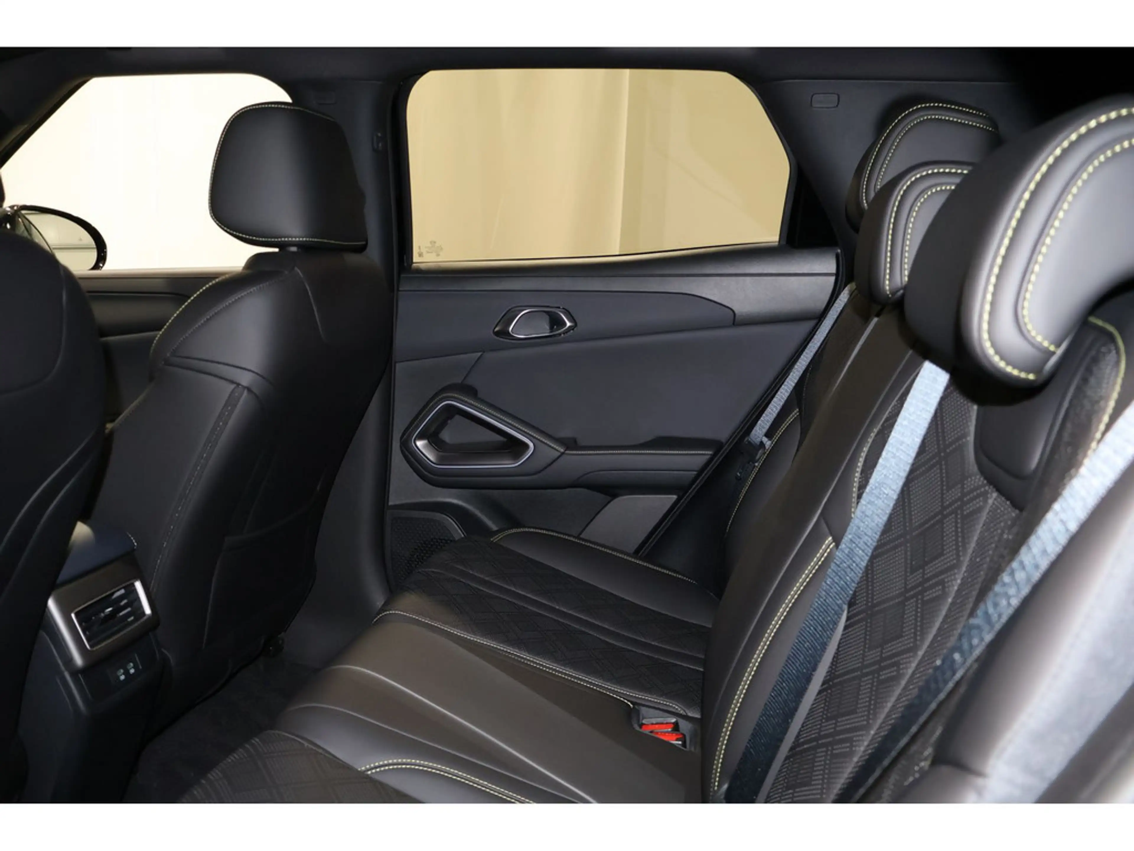 BYD Atto 2 DM-i Boost Navi/Sitzheizung/Rückfahrkamera — photo 12
