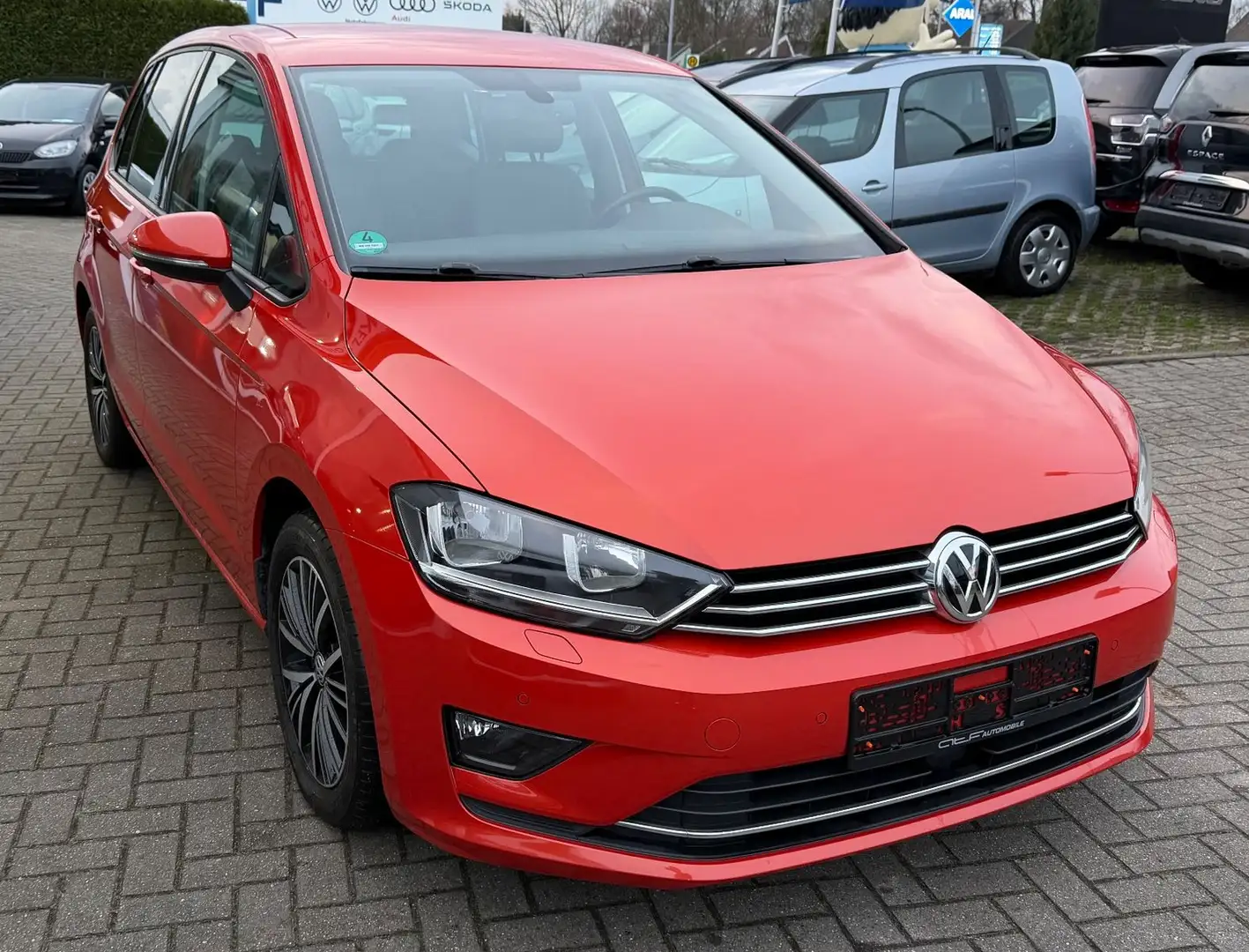 Volkswagen Golf Sportsvan / Allstar Orange - 2