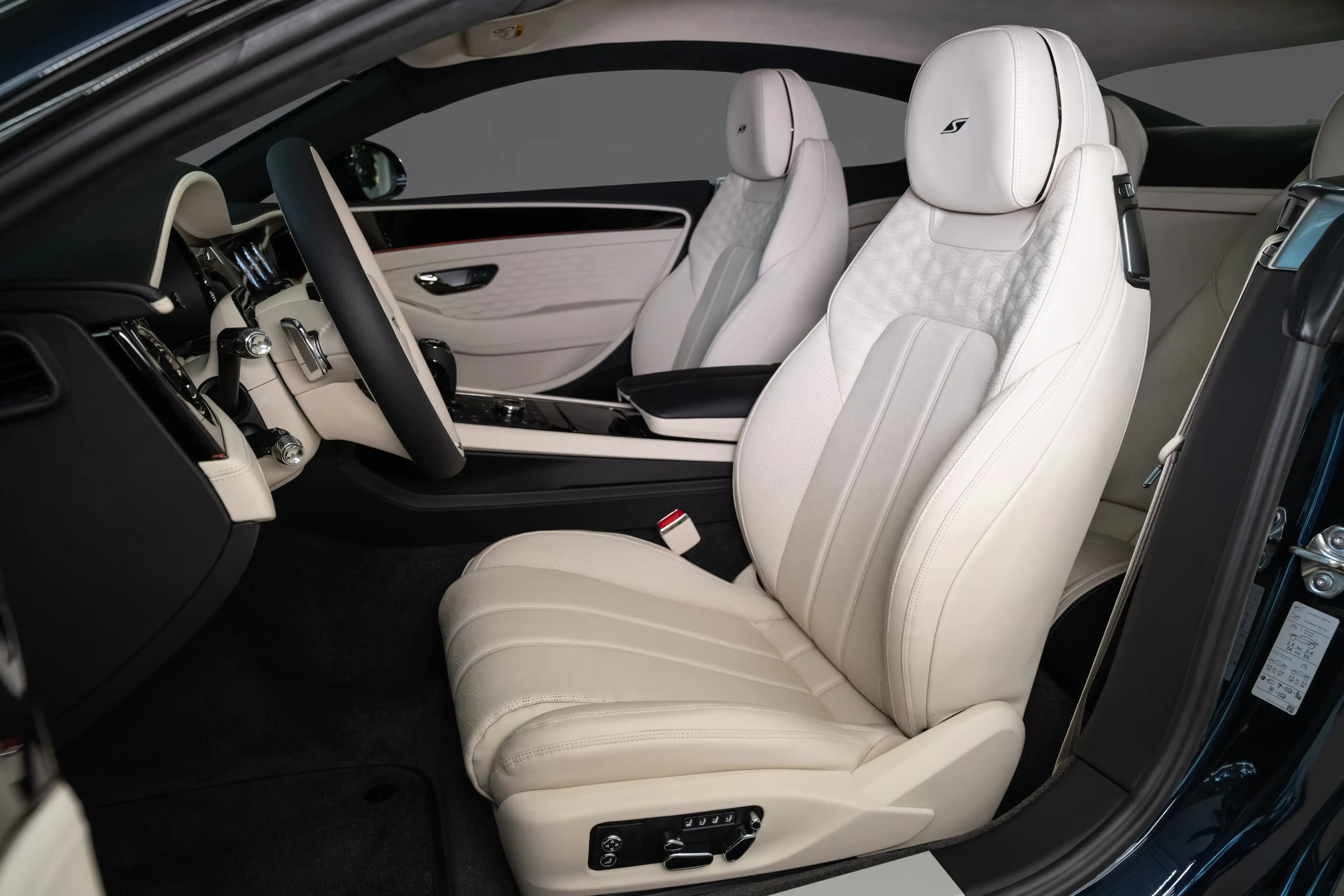 Bentley Continental GT S — photo 11