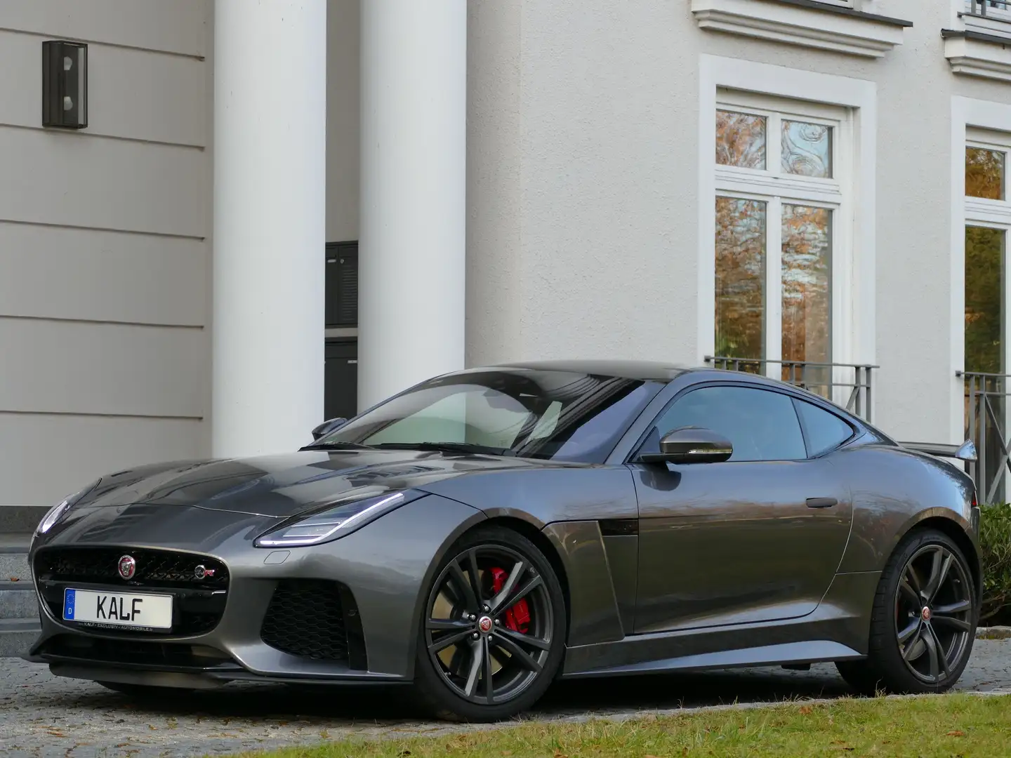Jaguar F-Type SVR AWD MY19 Facelift (Ohne OPF)Panodach/1.Hand/DE Gris - 1