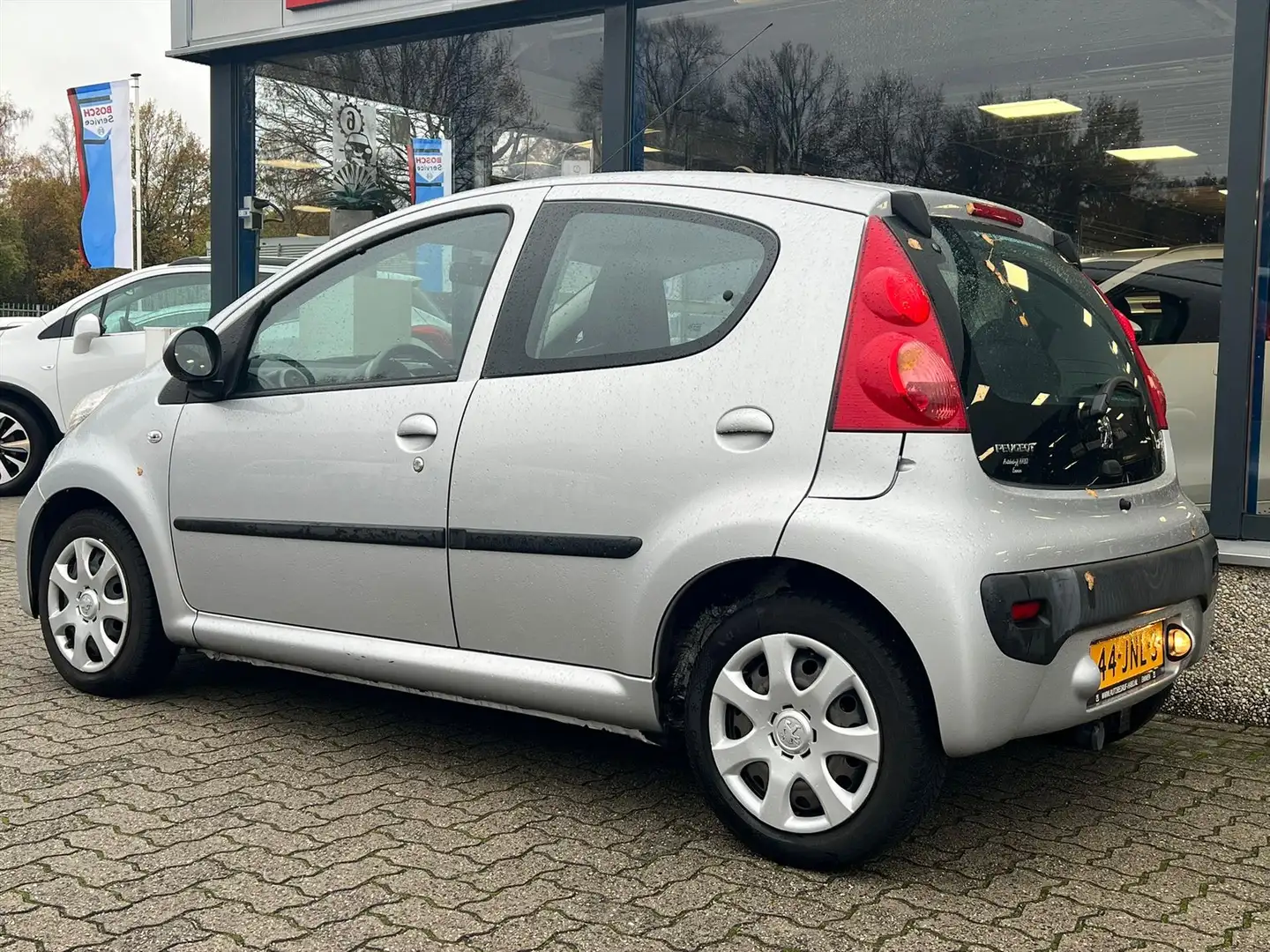 Peugeot 107 1.0 12V XS 5DRS AC/CV+AB/ELEK.RAMEN/TREKHAAK/99.00 Gris - 2