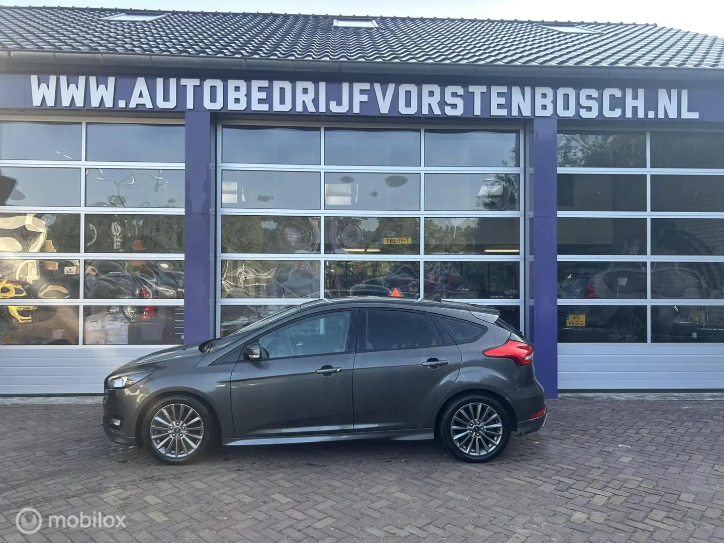 Ford Focus 1.0 ST-Line * AIRCO * LM VELGEN * A-SPOILER * Grijs - 2