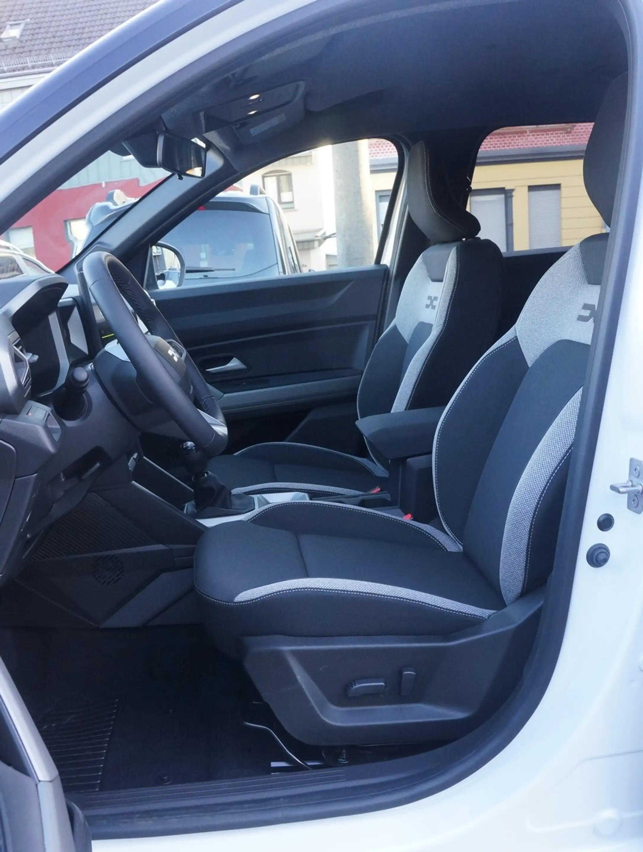 Dacia Bigster Journey+ mildHybrid140 AHK *NAV+4xCAM TOTWinkelw. — photo 15
