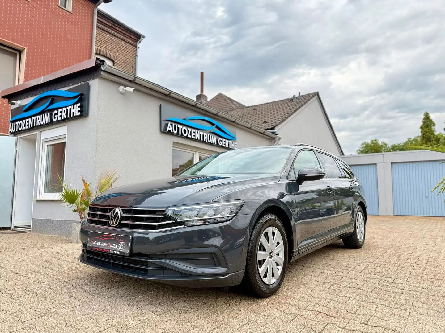 Volkswagen Passat Variant 2.0 TDI DSG *ACC*LED*Kamera*Navi* Grijs - 1