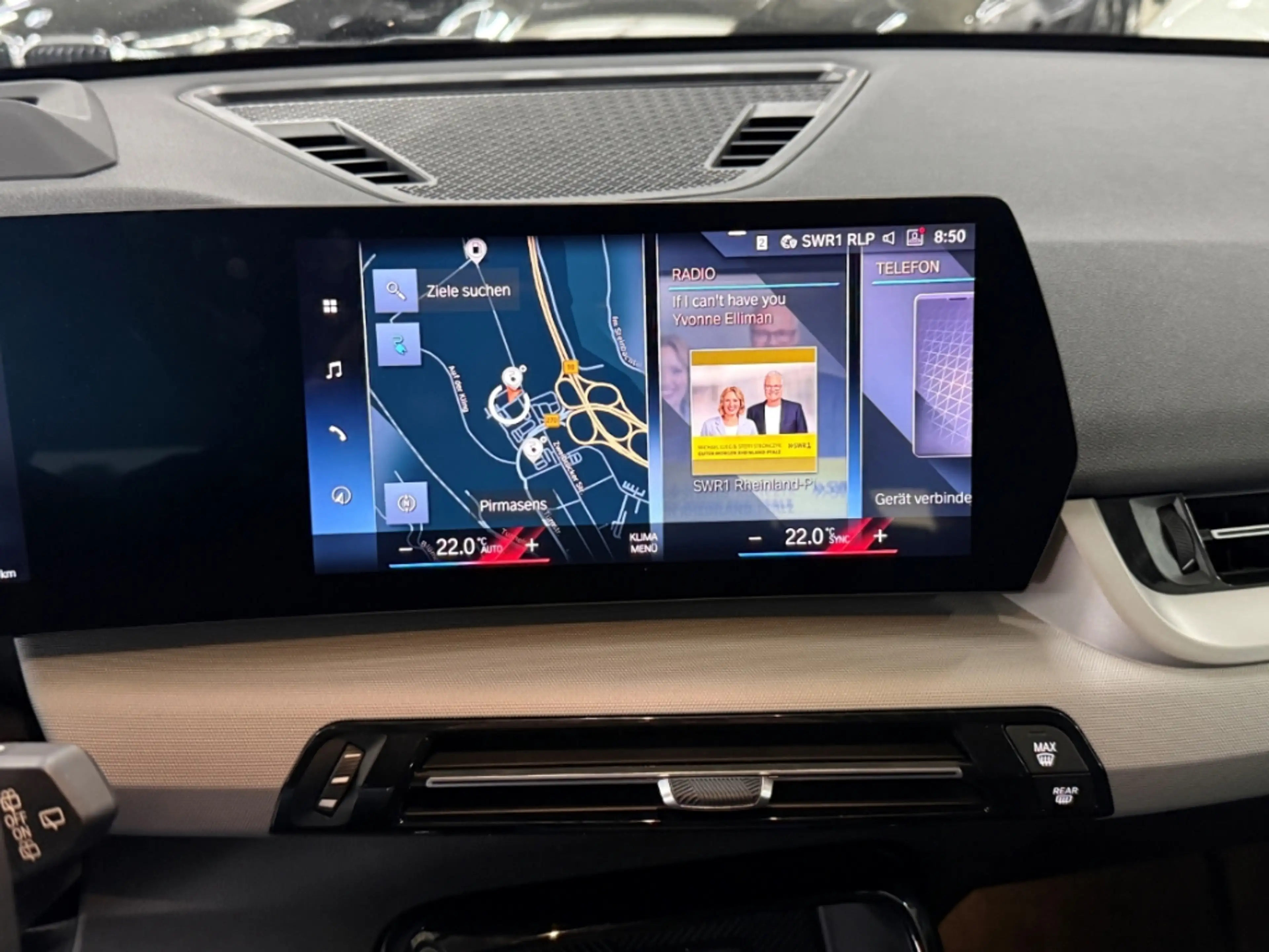 BMW iX1 xDrive 30 AD Navi Digitales Cockpit Soundsystem 36 — photo 12