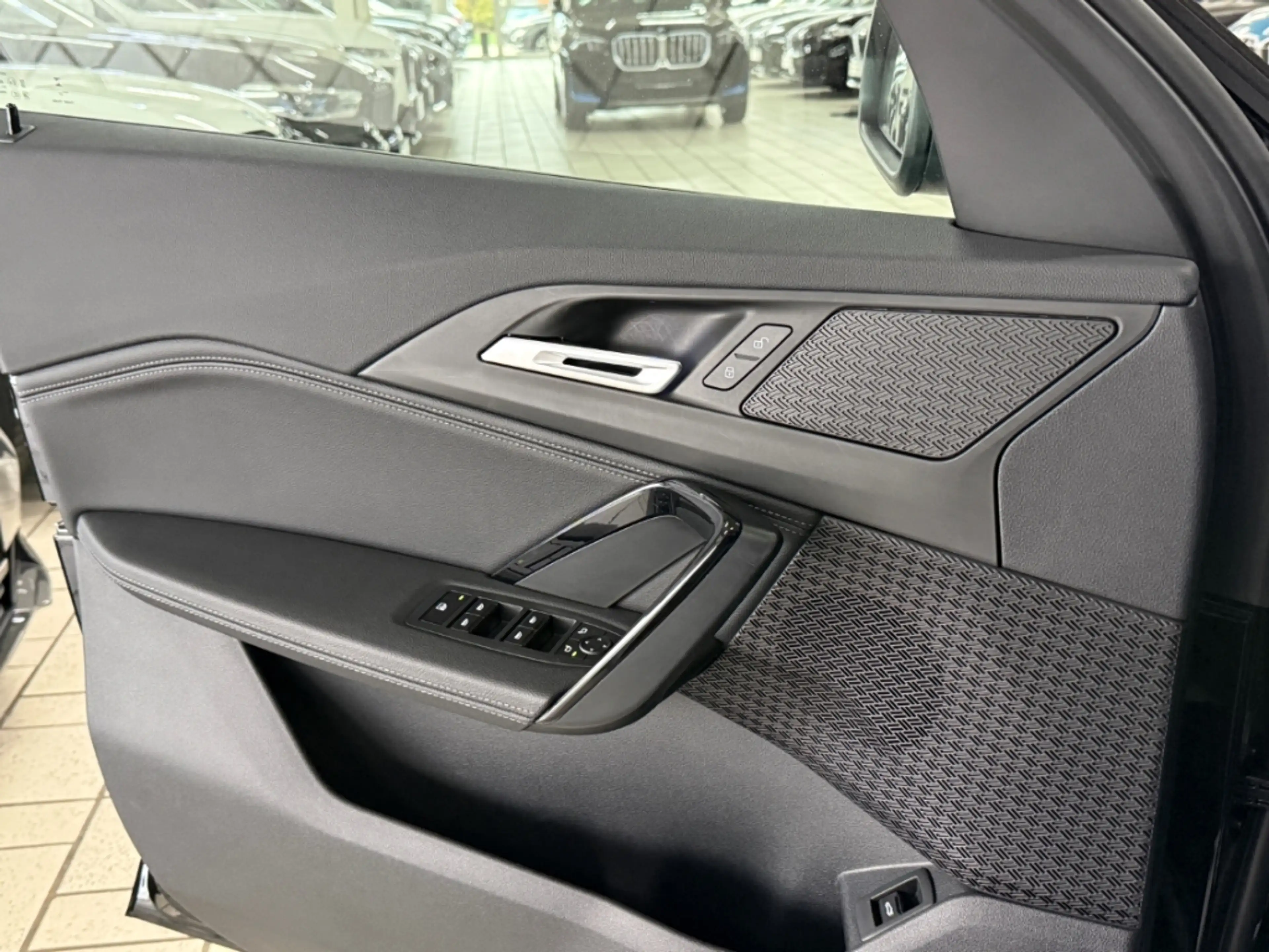 BMW iX1 xDrive 30 AD Navi Digitales Cockpit Soundsystem 36 — photo 14