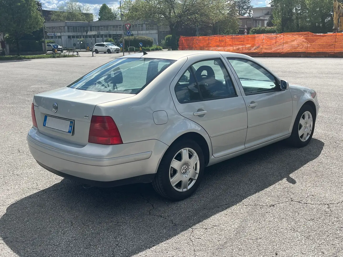 Volkswagen Bora 1.6 Highline Argento - 2