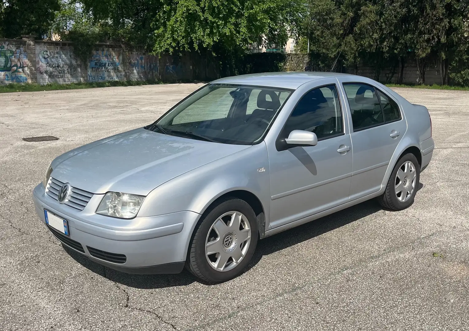 Volkswagen Bora 1.6 Highline Argento - 1