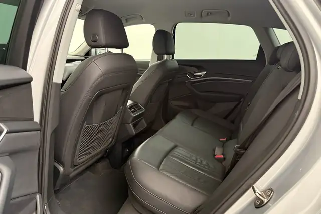 Audi E-Tron view 9