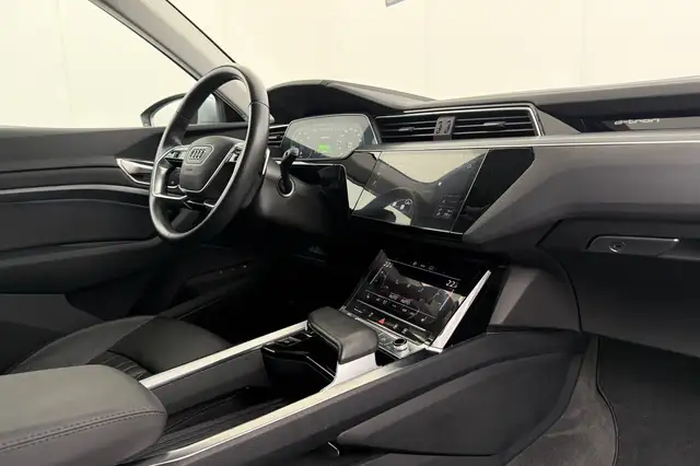 Audi E-Tron view 11