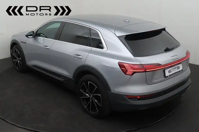 Audi E-Tron view 5