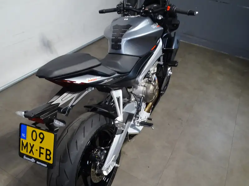 Aprilia Tuono - foto 5