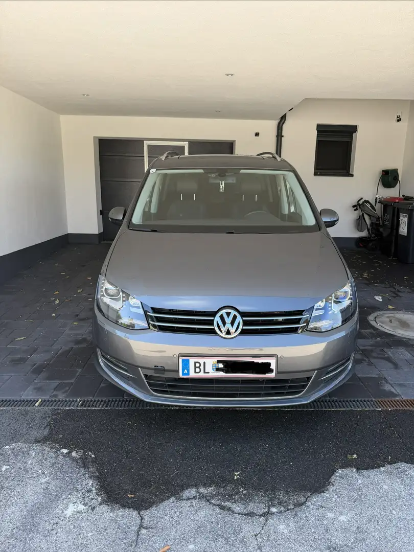Volkswagen Sharan Sky BMT 2,0 TDI DPF DSG Grau - 2