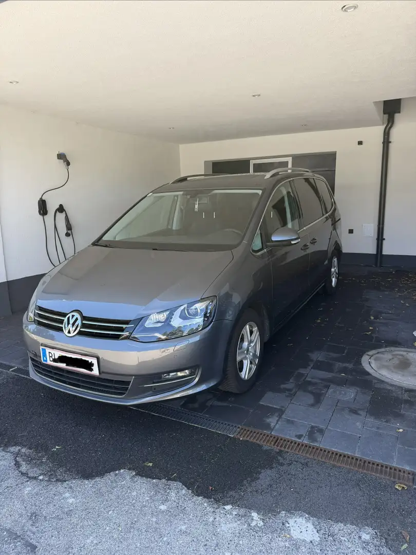 Volkswagen Sharan Sky BMT 2,0 TDI DPF DSG Grau - 1