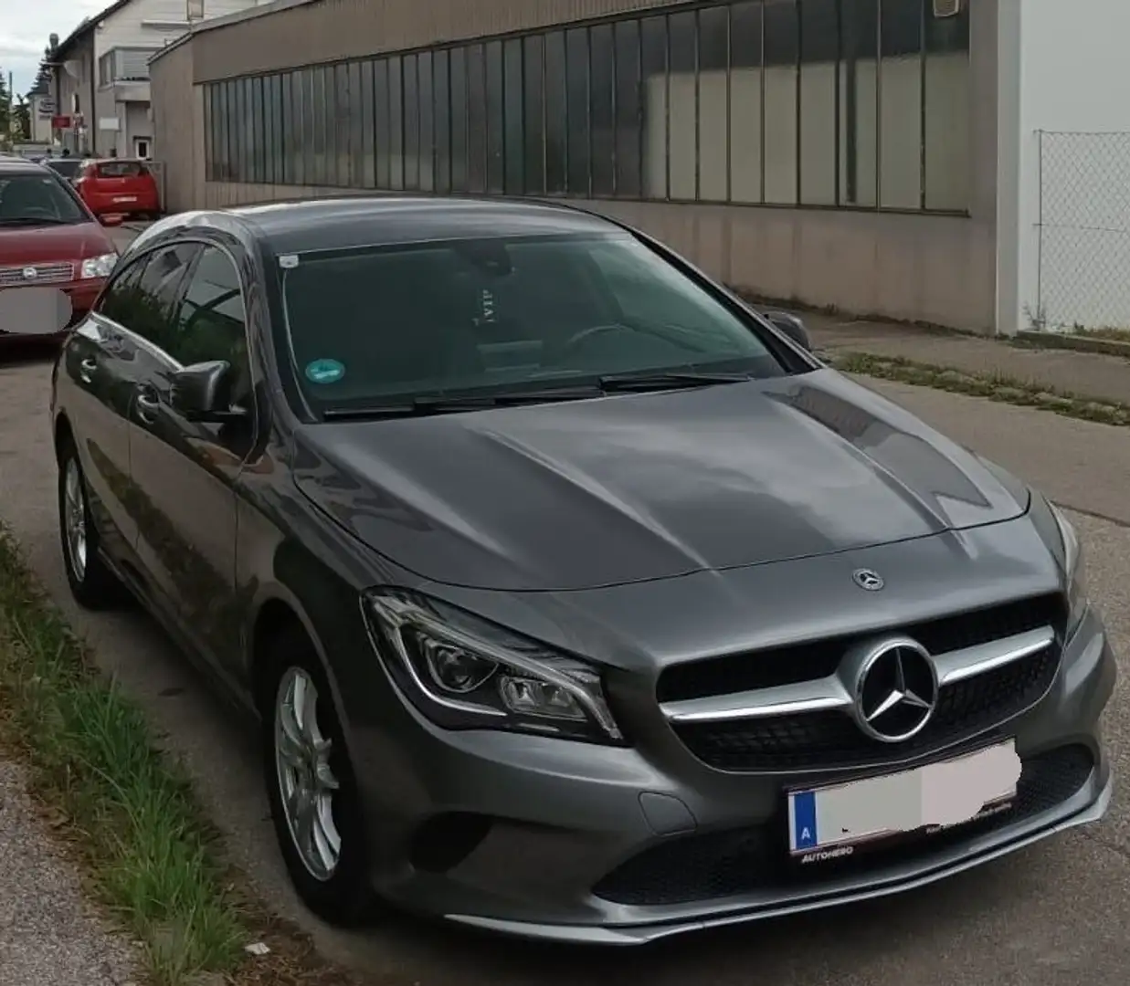 Mercedes-Benz CLA 200 Shooting Brake - 2