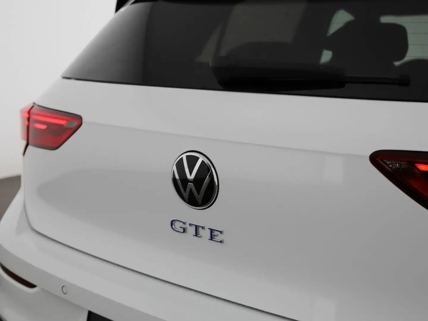 Volkswagen Golf VIII 1.4 eHybrid GTE PHEV 150/245 Aut LED Weiß - 2