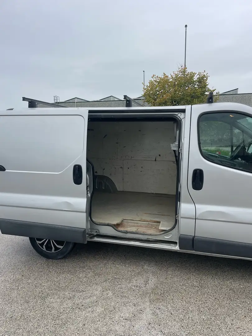 Opel Vivaro Furgone Argento - 2