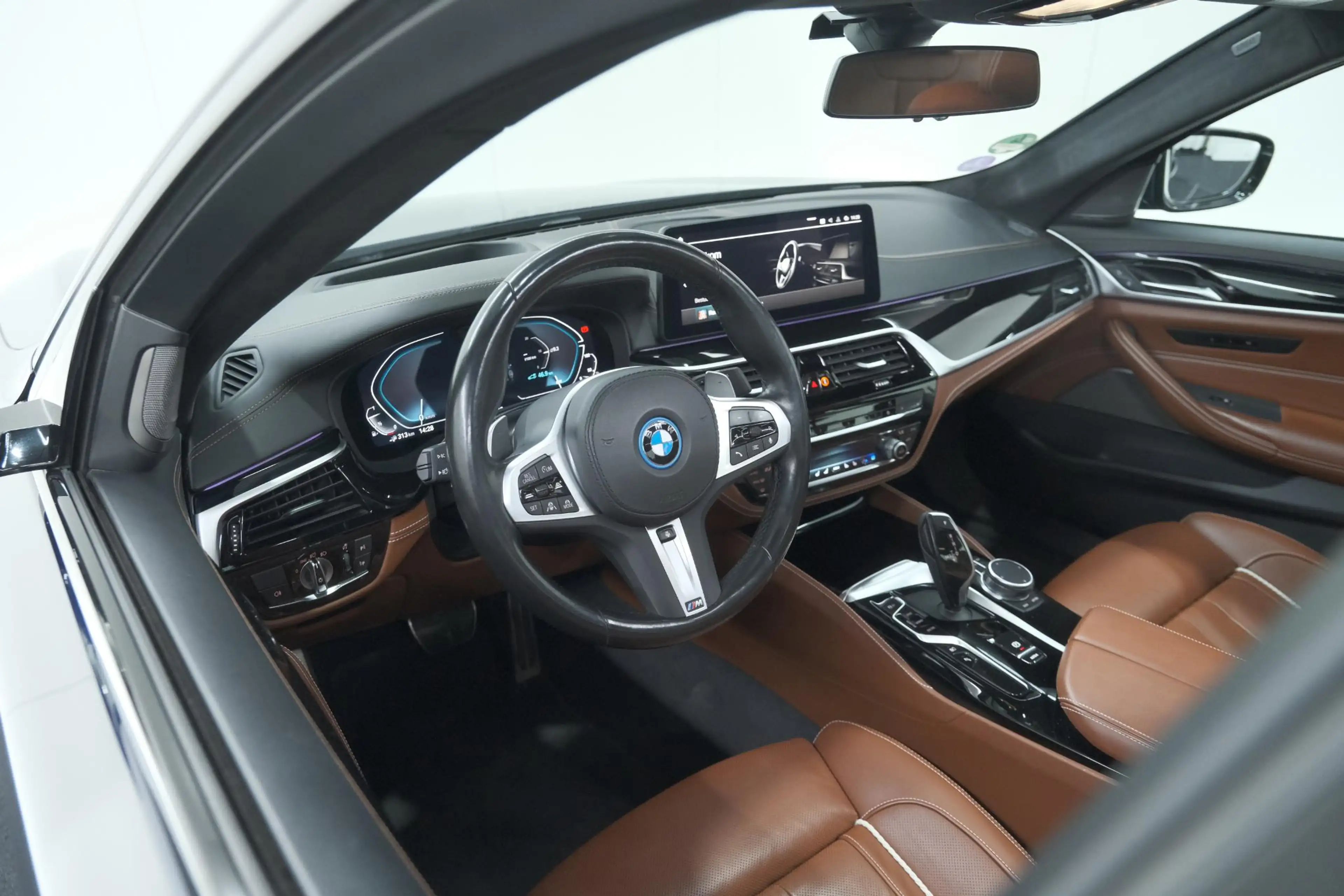 BMW 545 5-serie 545e xDrive Business Edition Plus | M Spor — photo 2