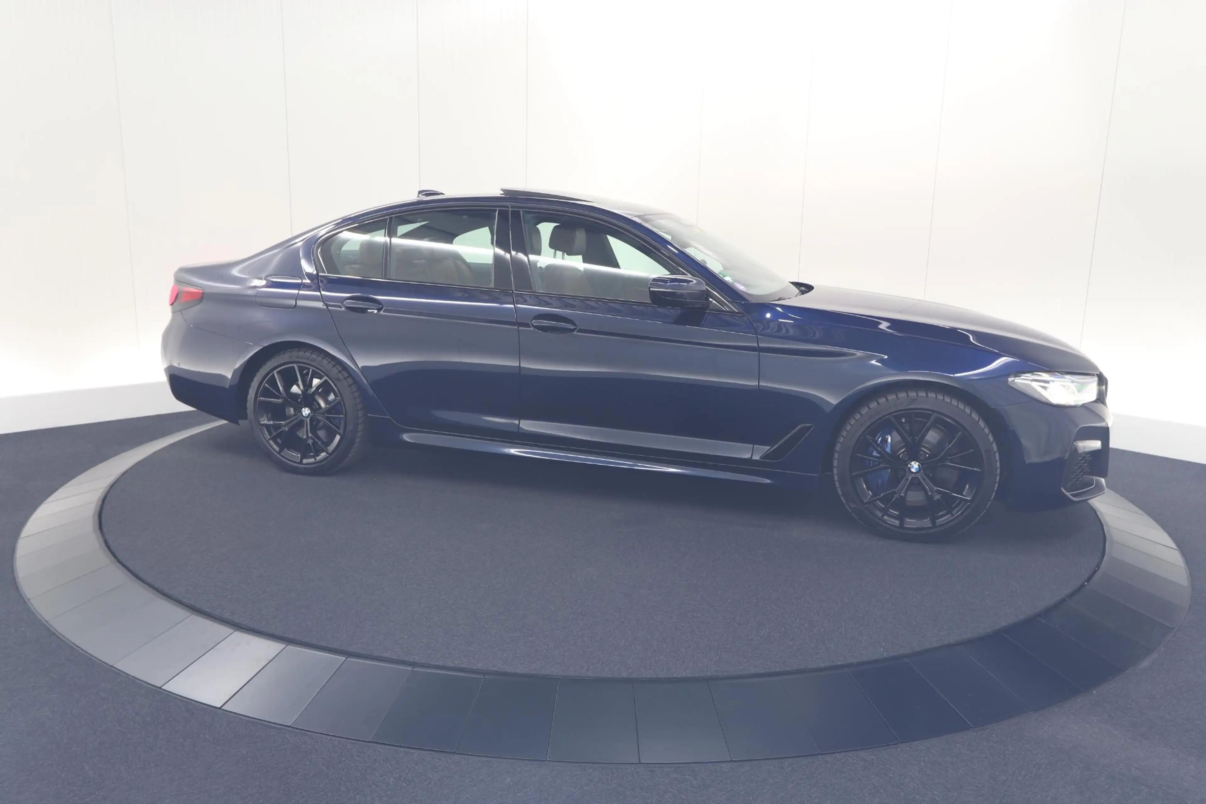 BMW 545 5-serie 545e xDrive Business Edition Plus | M Spor — photo 9