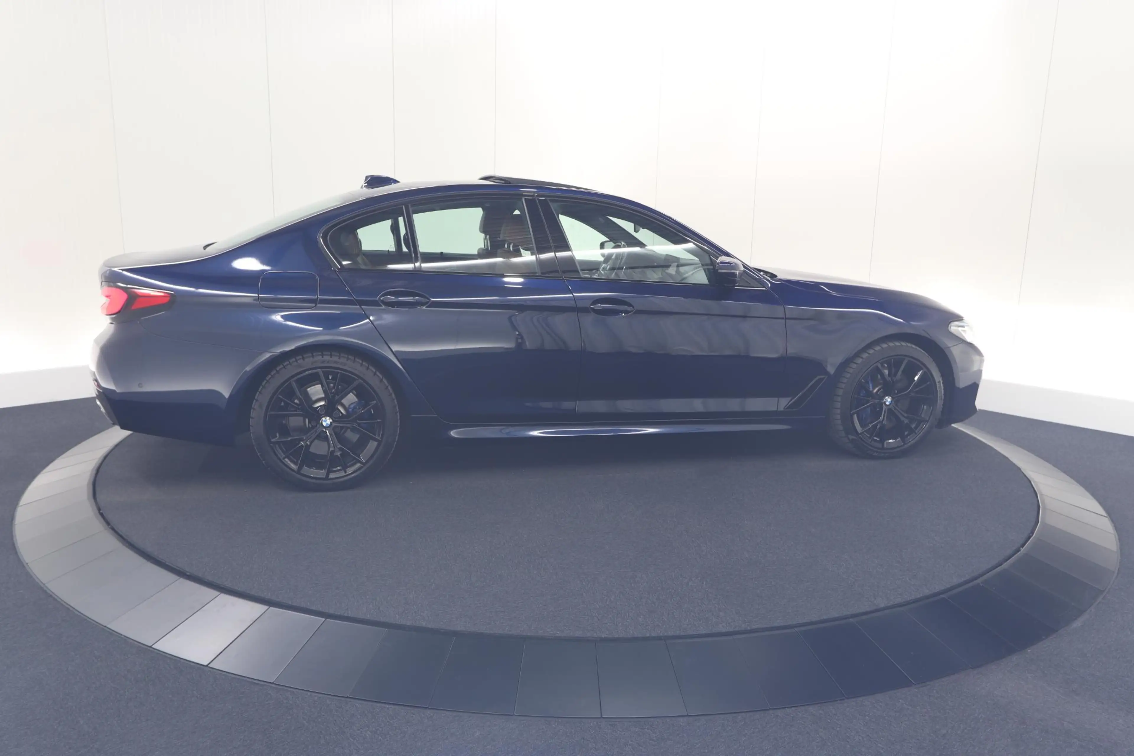 BMW 545 5-serie 545e xDrive Business Edition Plus | M Spor — photo 10
