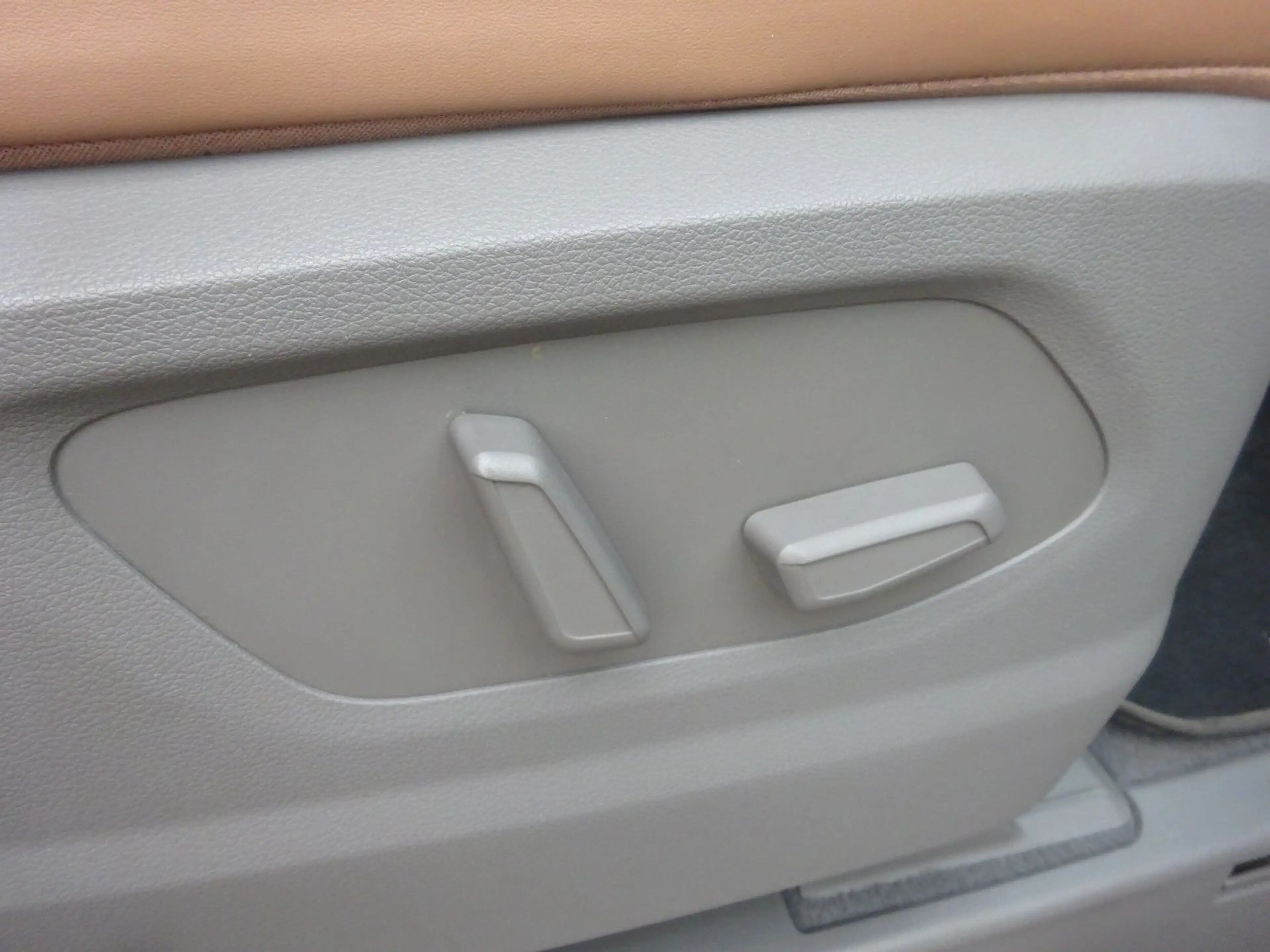 Hyundai STARIA 177PS Autm. Signature 4WD Navi Leder ACC — photo 10