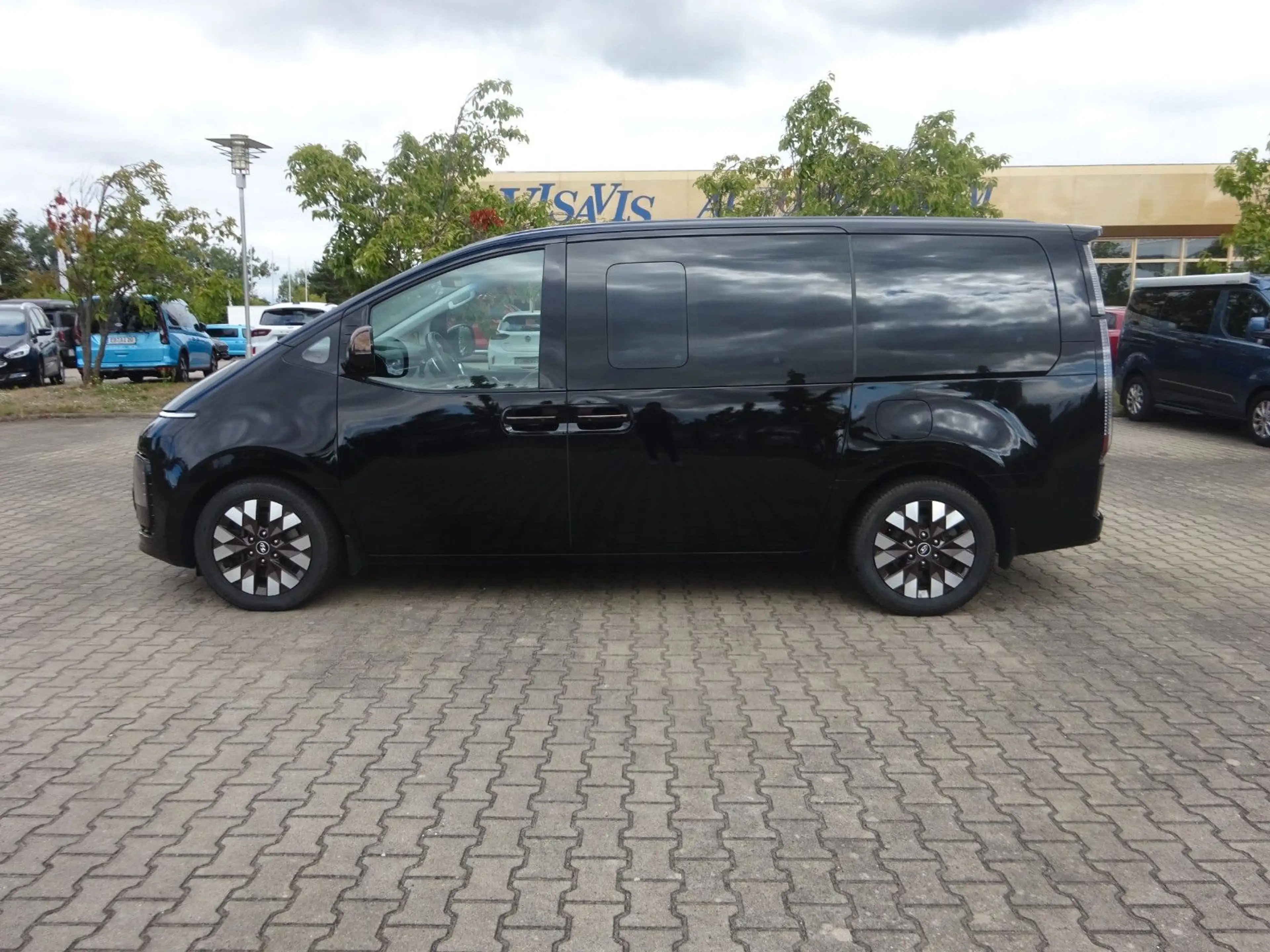 Hyundai STARIA 177PS Autm. Signature 4WD Navi Leder ACC — photo 3