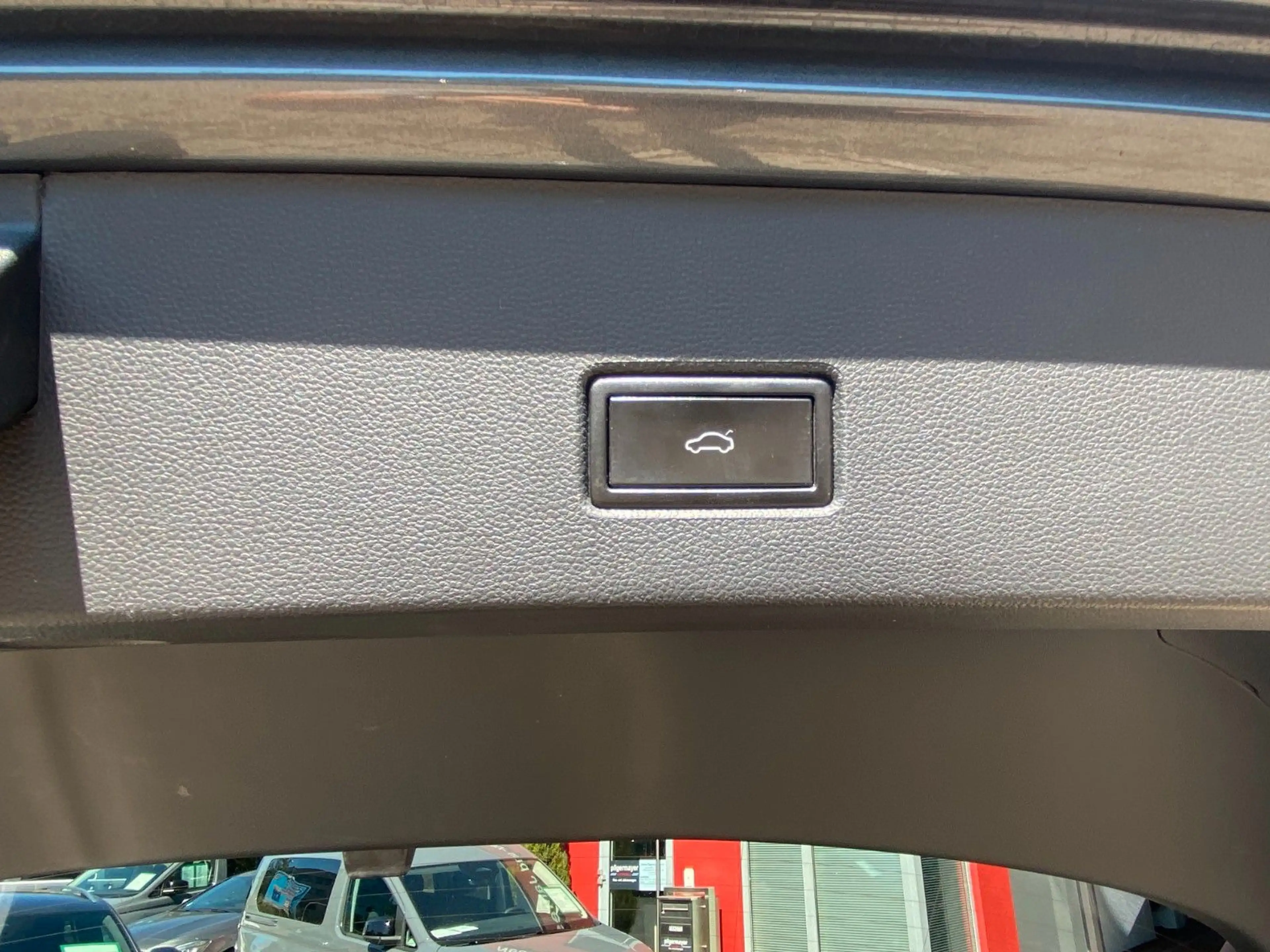 Volkswagen T-Roc Sport DSG+AHK+NAVI+KAME+SHZ+ PDC+LED+el.HK — photo 14