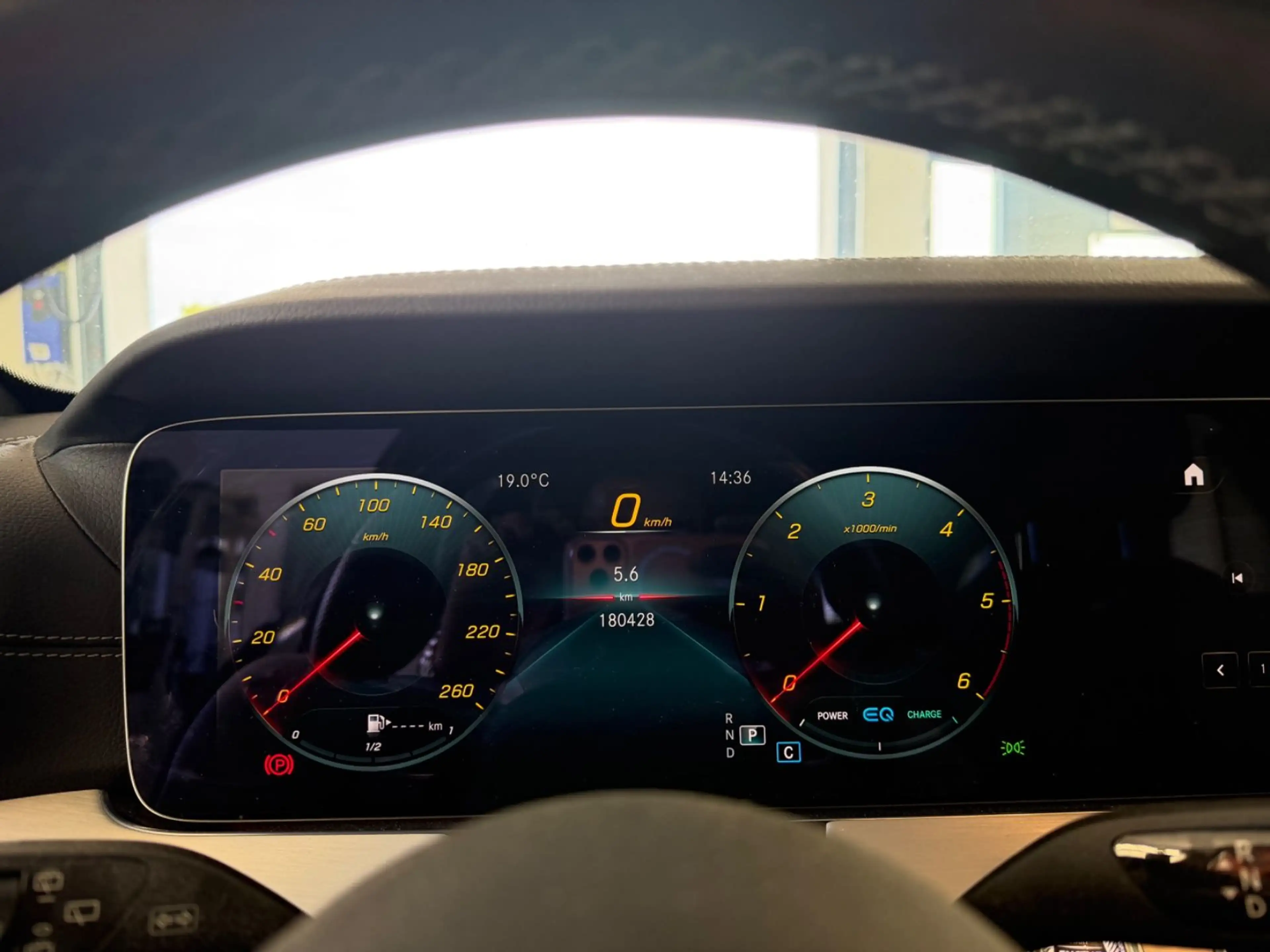 Mercedes-Benz E 300 d T 4MATIC AMG | AHK | MBUX | Kamera — photo 13