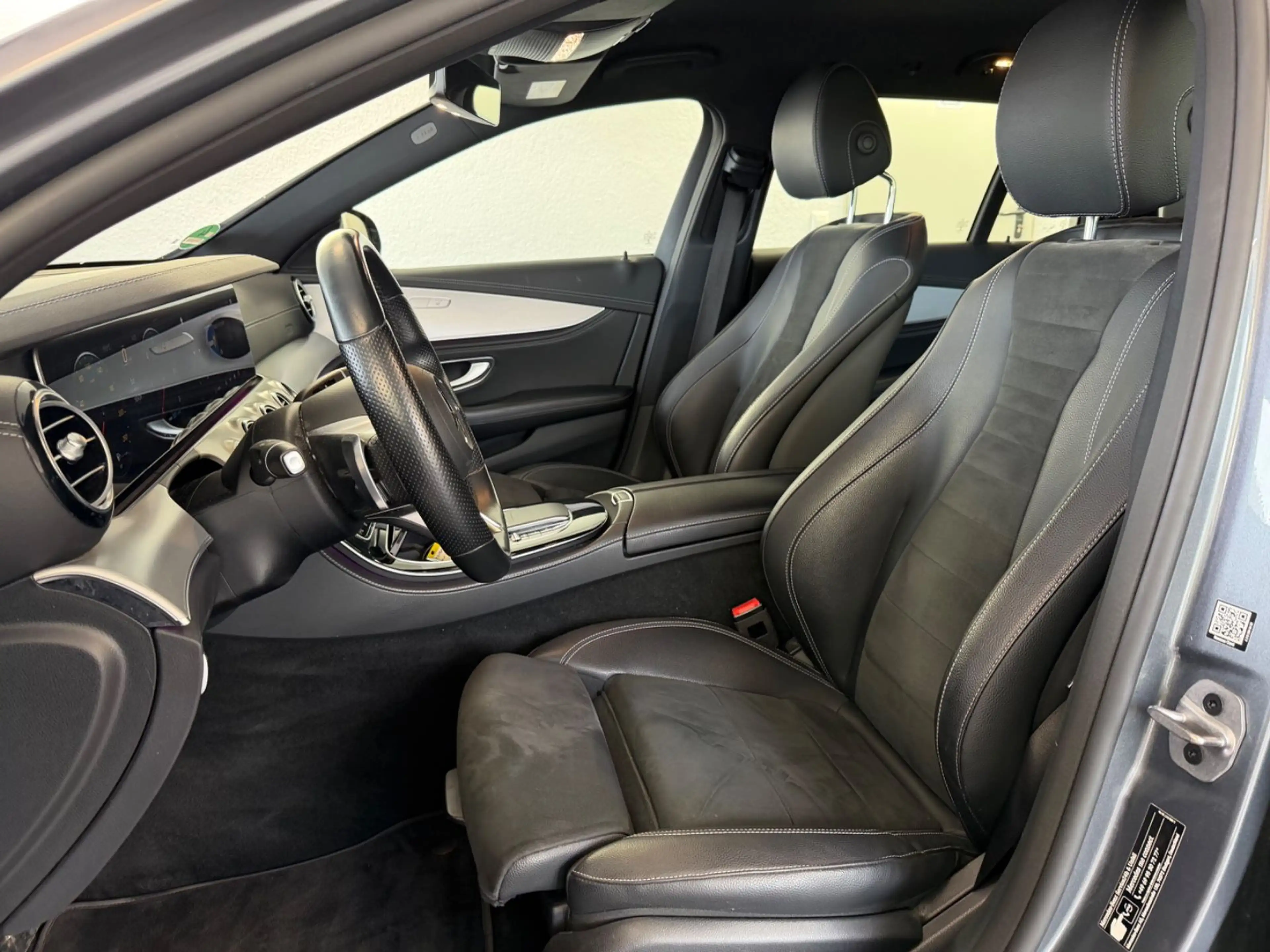 Mercedes-Benz E 300 d T 4MATIC AMG | AHK | MBUX | Kamera — photo 10